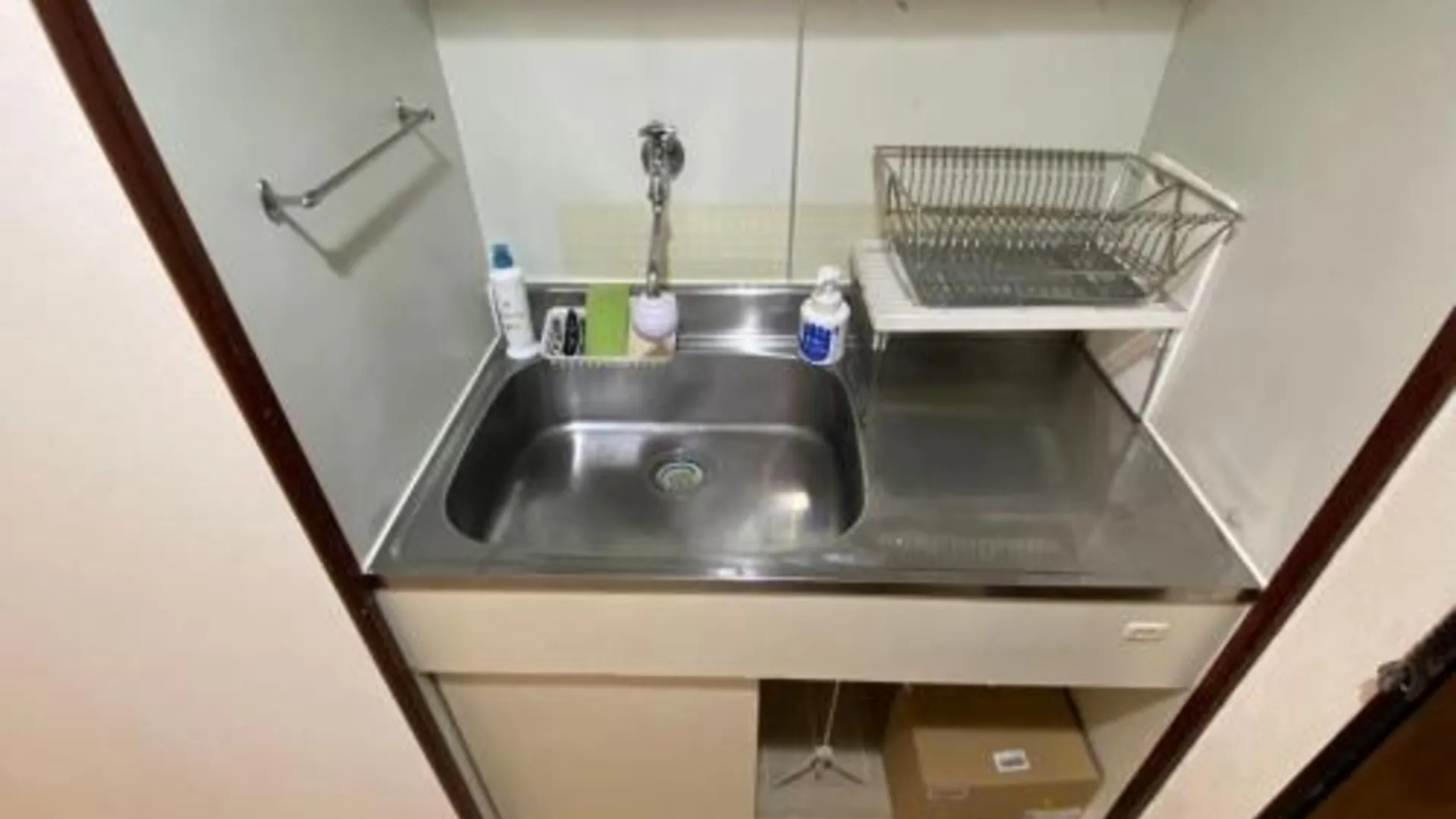 오사카 新大阪徒步30秒 Shinosaka Station 30s, Direct to Kansai Airport 關西空港直達, Universal Studio 16 mins, Umeda 6 m 2성급 싱글룸 객실