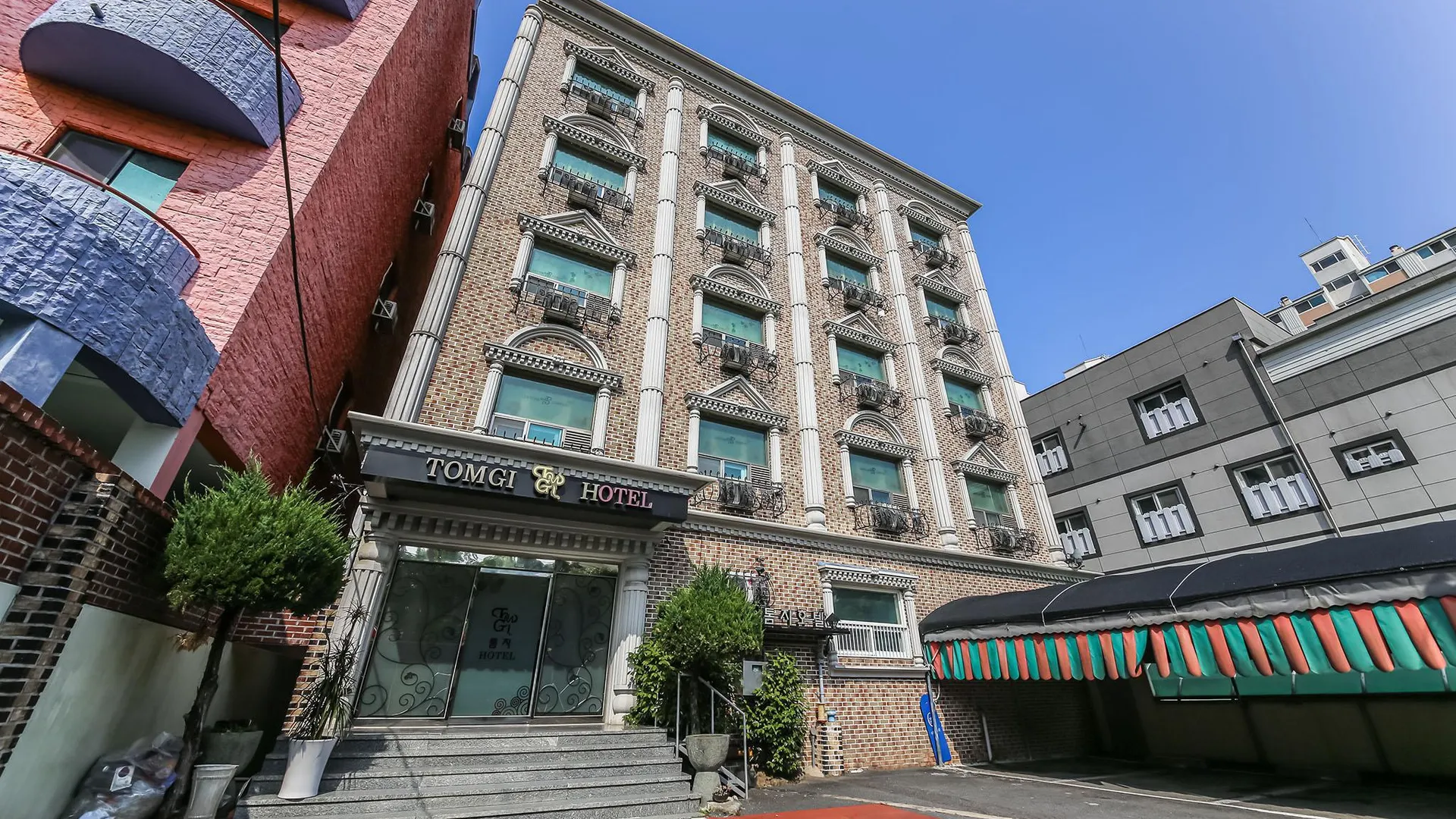 창녕 진주 톰지 2성급 호텔 외관