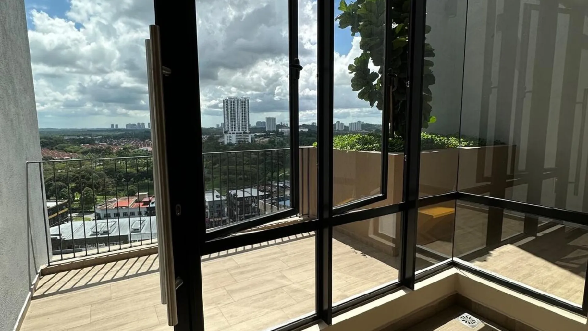 조호바루 / 조호르바루 스쿠다이의 아파트먼트 (700m², 침실 1개, 프라이빗 욕실 1개) 2성급 싱글룸 수영장