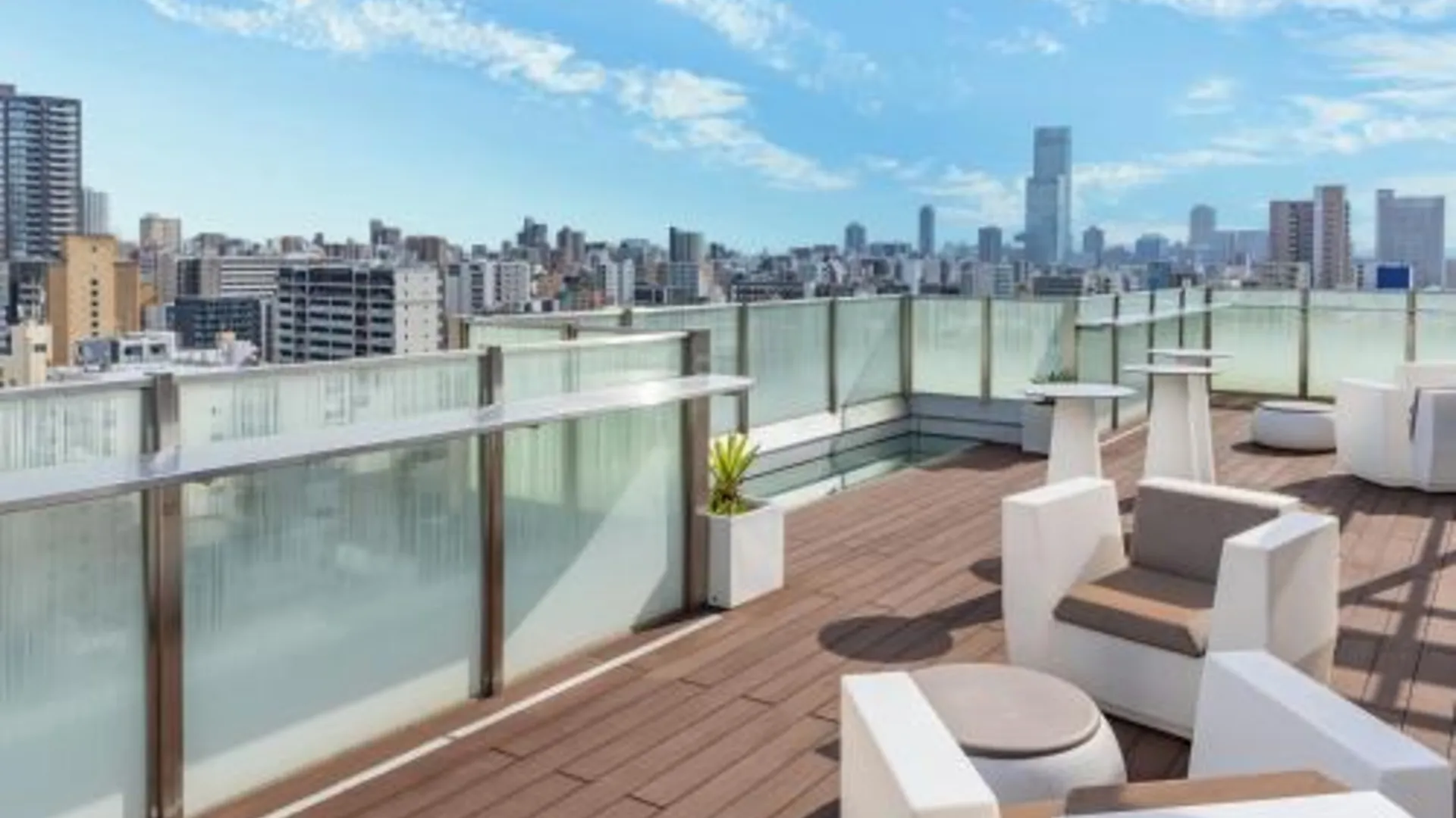 오사카 더 원파이브 오사카 남바 쿠로몬 3성급 호텔 수영장