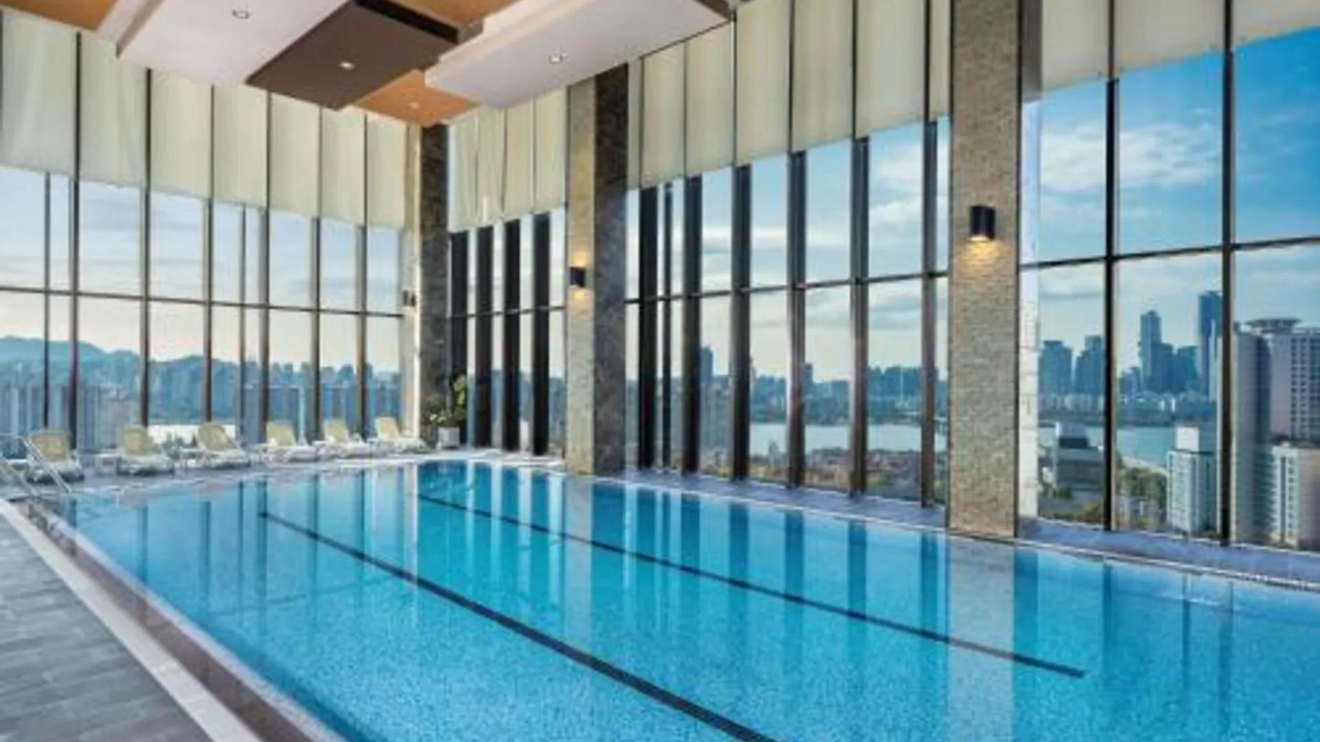 서울 그랜드 머큐어 앰배서더 호텔 앤 레지던스 서울 용산 5성급 호텔 수영장