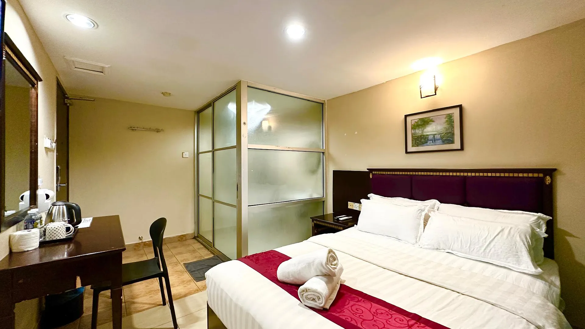 코타키나발루 밸리 호텔 2성급 호텔 스위트룸