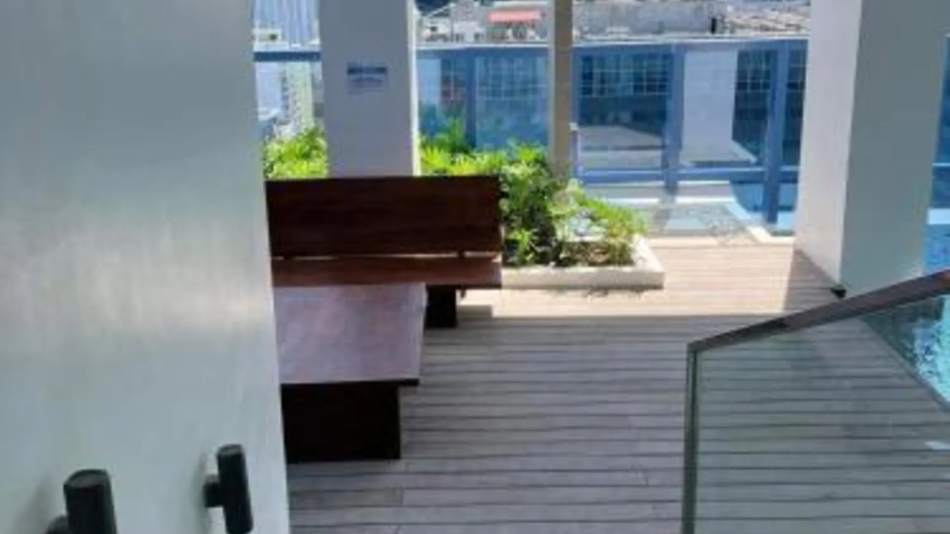 세부 38 Park Avenue right in the heart of IT Park Cebu, 55 inches TV, wifi, LOWER FLOOR on 5th floor 4성급 싱글룸 객실