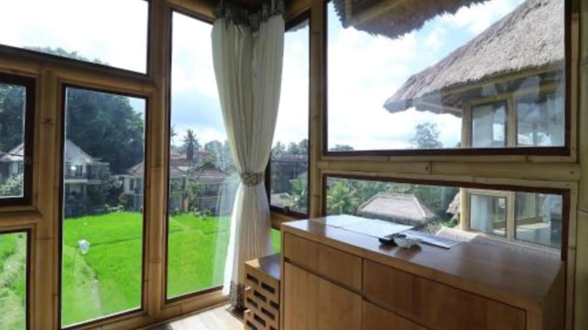 발리 비유쿠쿵 스위트 앤 스파 4성급 호텔 레스토랑