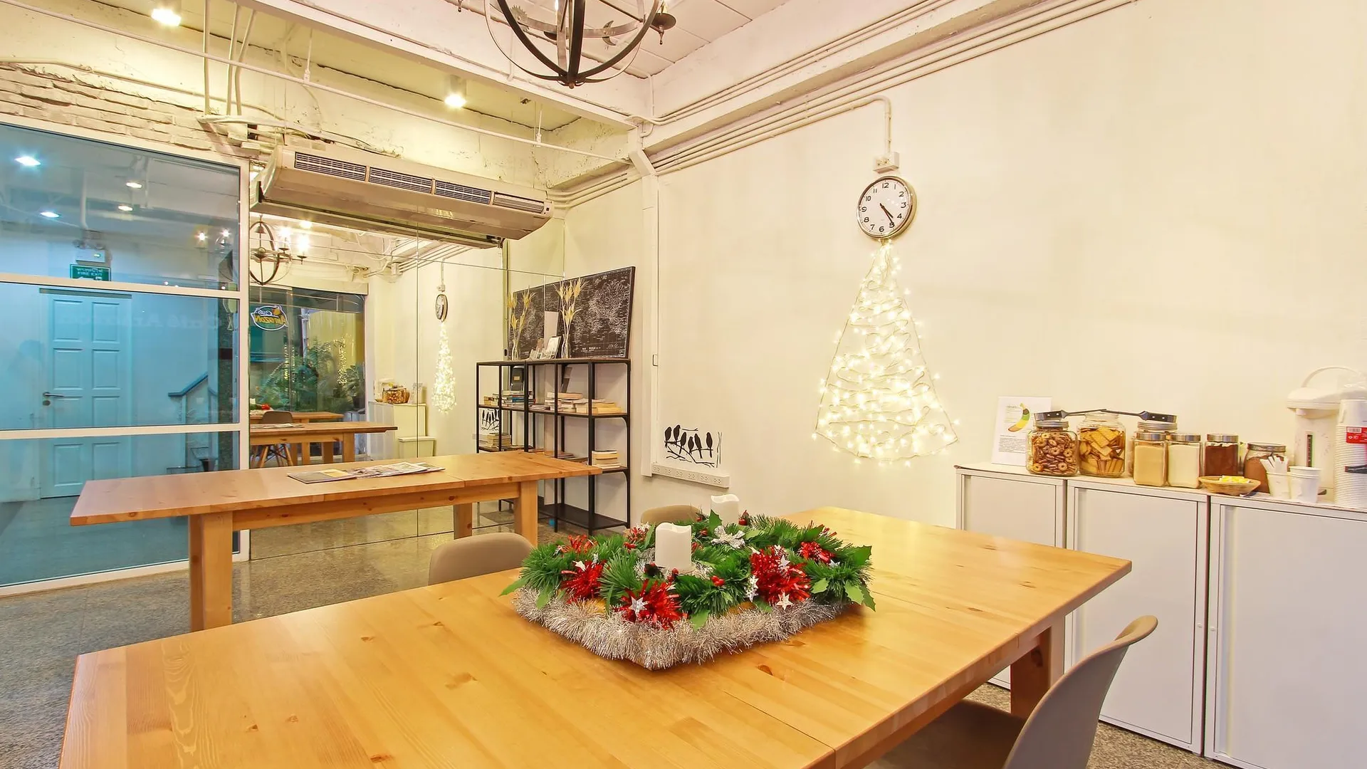 방콕 풀라 실롬 3성급 호텔 외관