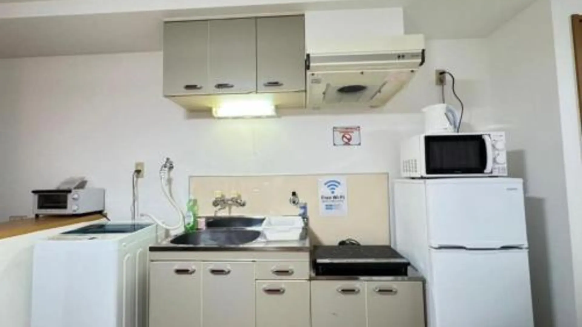 오사카 マルチステイ大阪天保山 3성급 게스트하우스 레스토랑