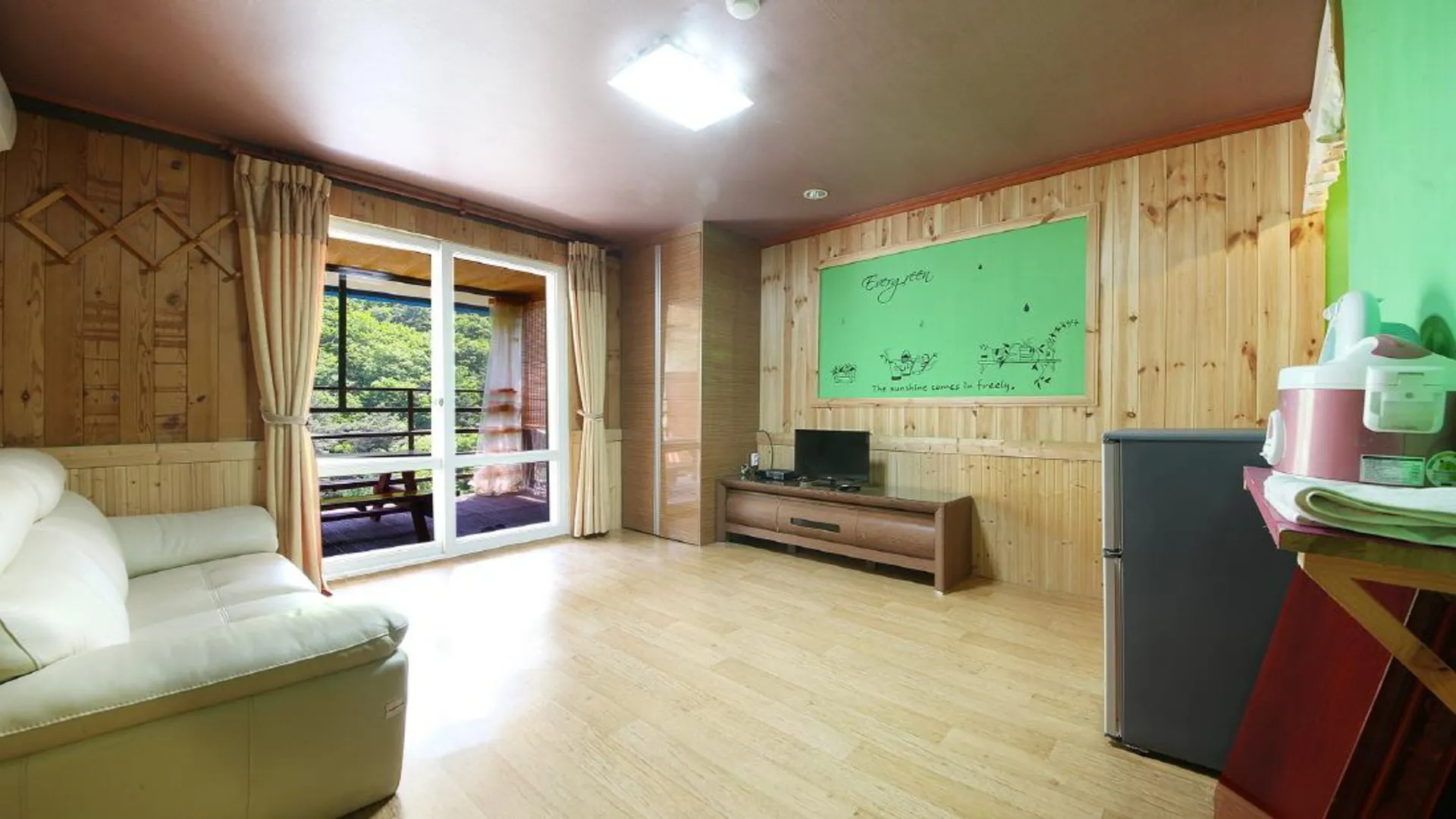 괴산 괴산 샛고랑펜션 2성급 게스트하우스 수영장