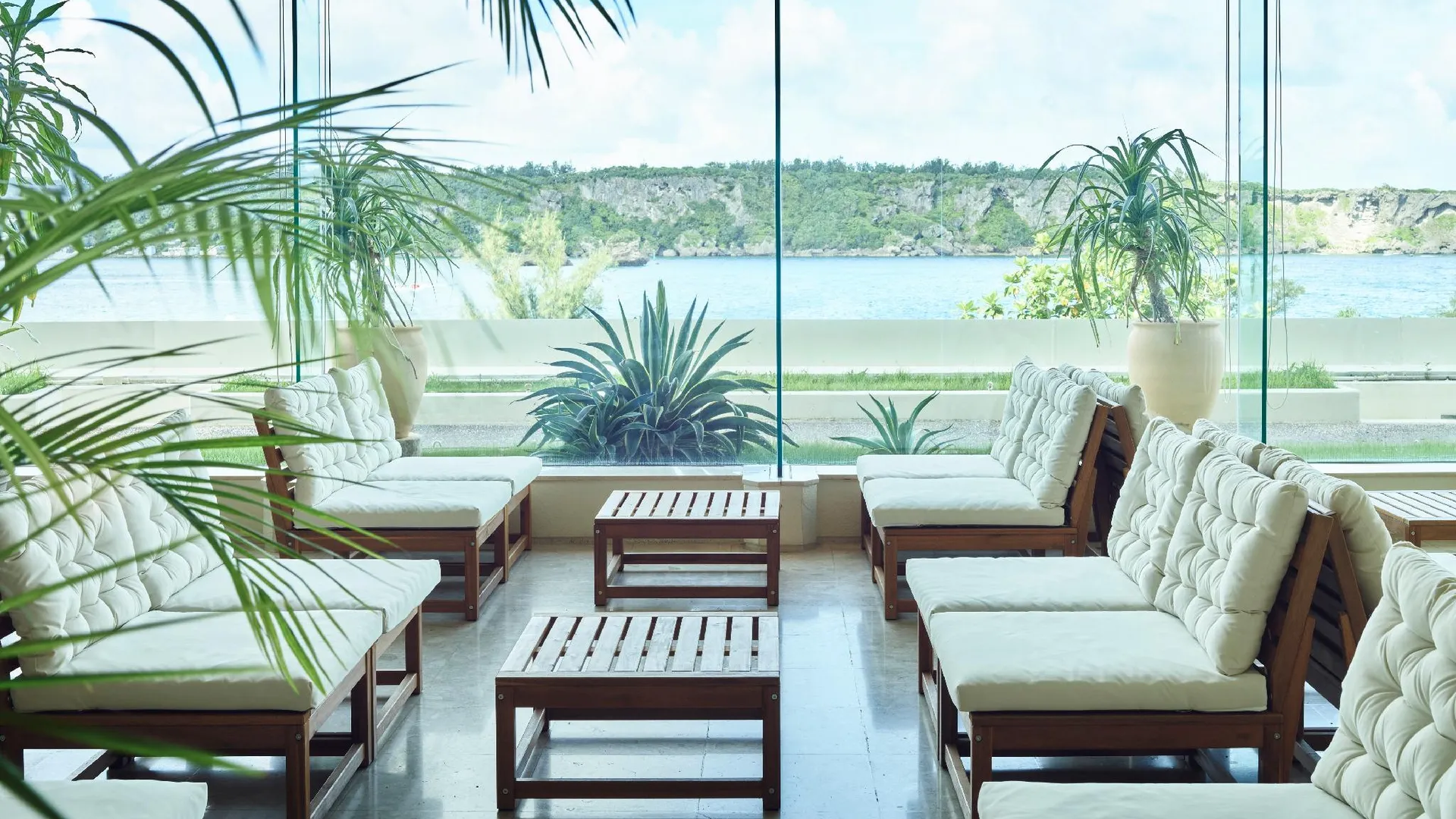 오키나와 본섬 ANA 인터컨티넨탈 만자 비치 리조트 바이 IHG 5성급 호텔 로비