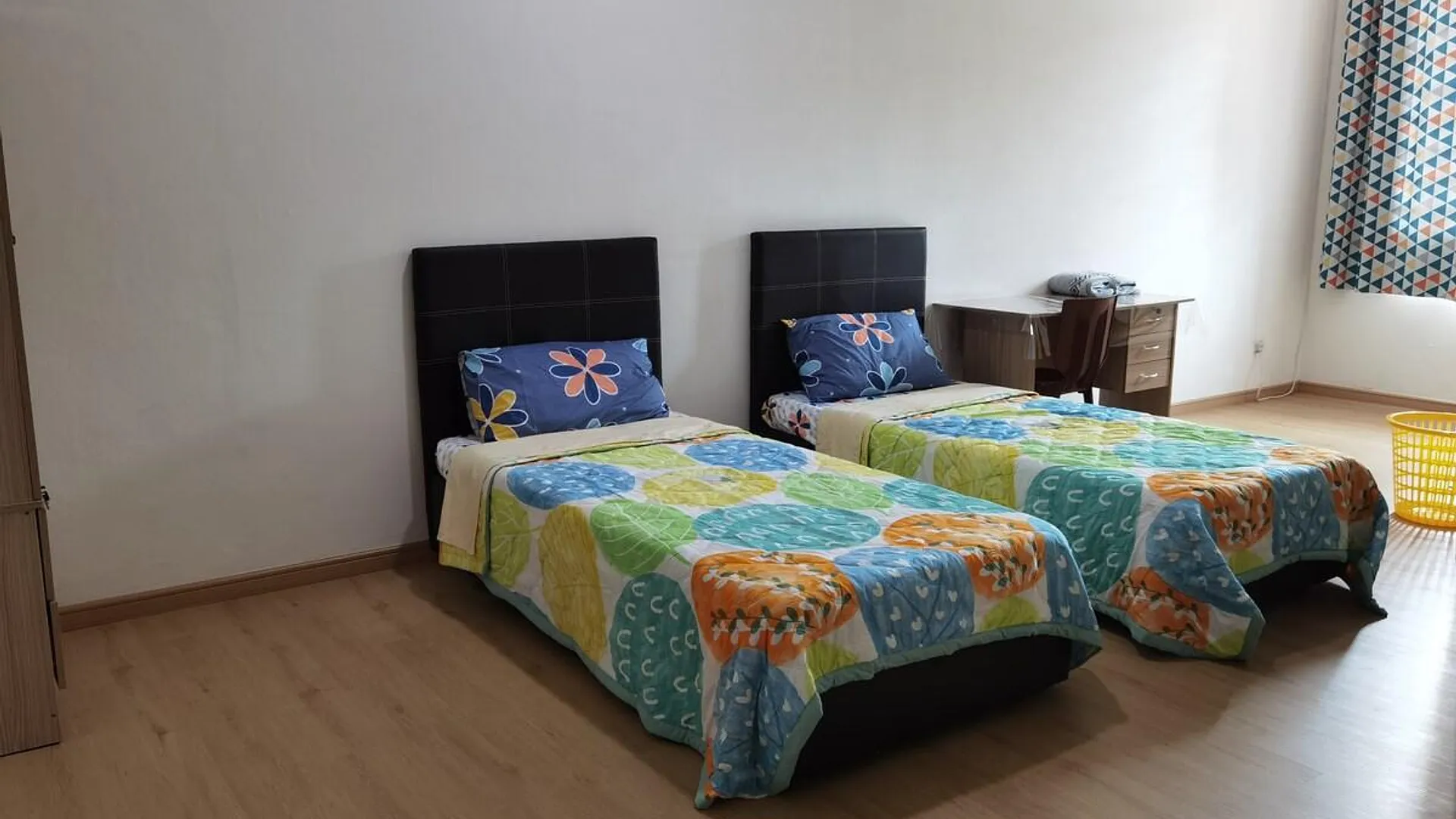 미리 커머셜 센터의 프라이빗 하우스 (2000m², 침실 4개, 프라이빗 욕실 4개) 2성급 싱글룸 스위트룸