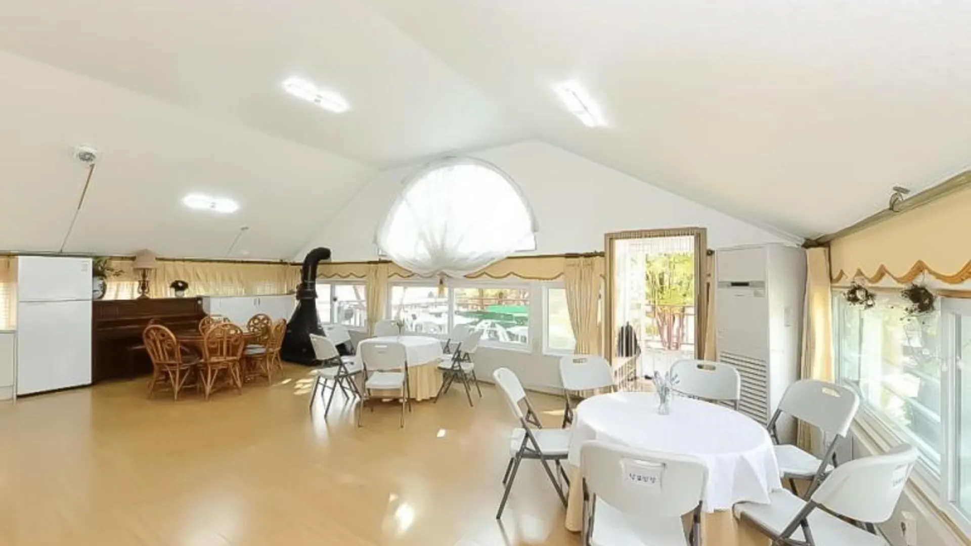 가평 가평 꽃무지펜션 (계곡인근) 2성급 게스트하우스 레스토랑