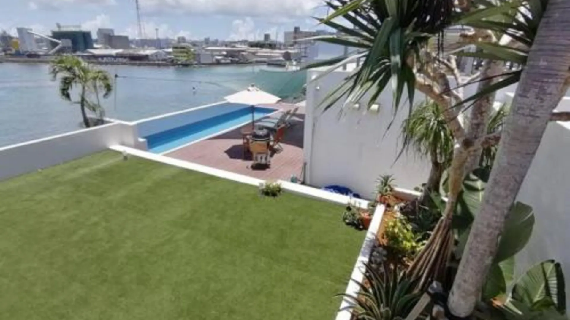 오키나와 본섬 SALTY HOUSE：海が目の前！ 5성급 싱글룸 수영장