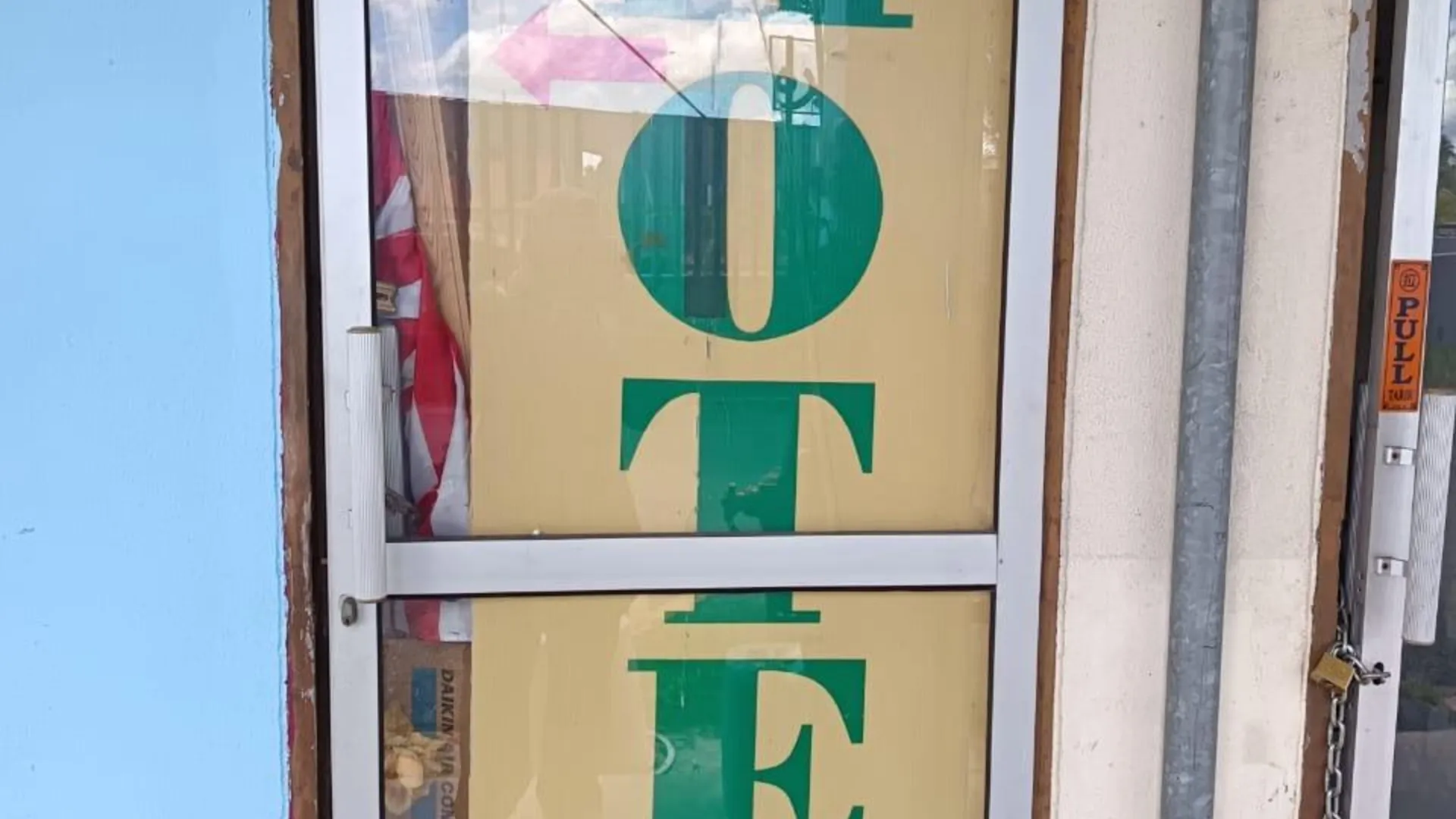 타나 메라 EMERALD HOTEL 2성급 호텔 외관