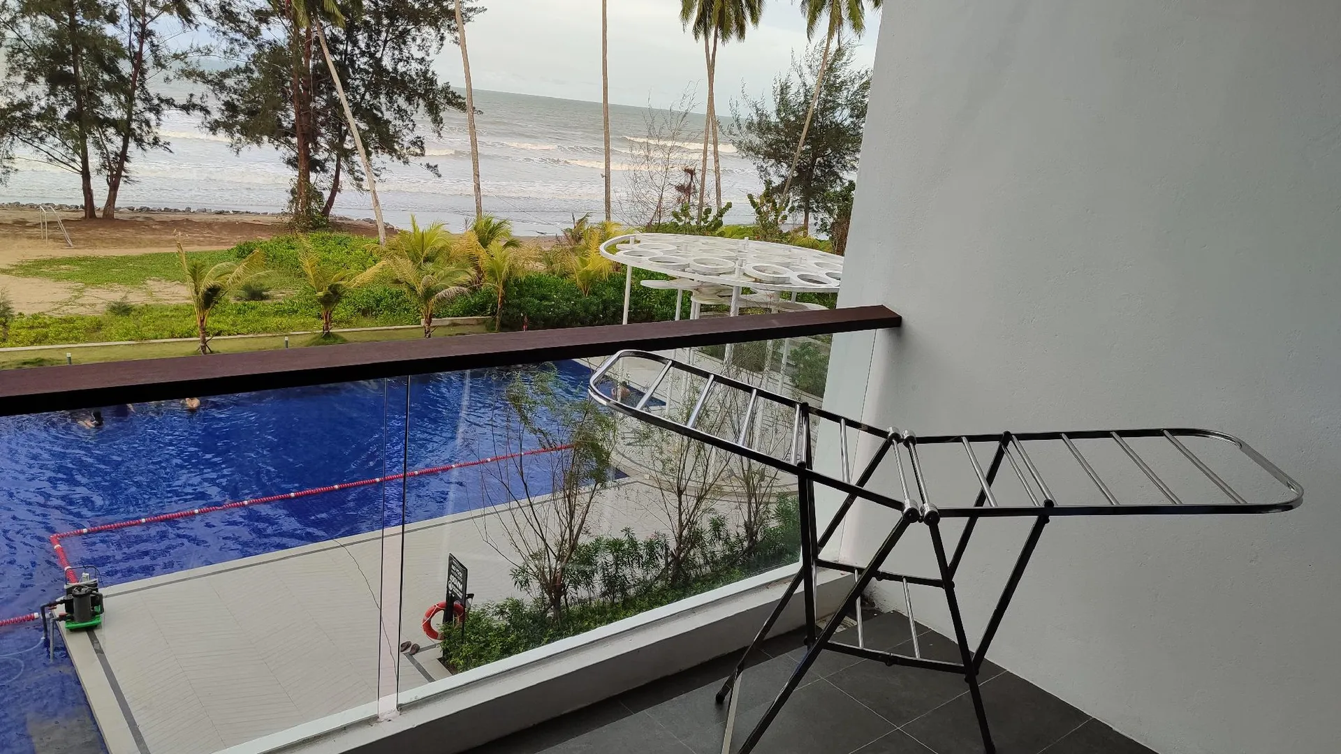 세마탄 Sematan Roxy Beach Apartment  5성급 호텔 부대시설