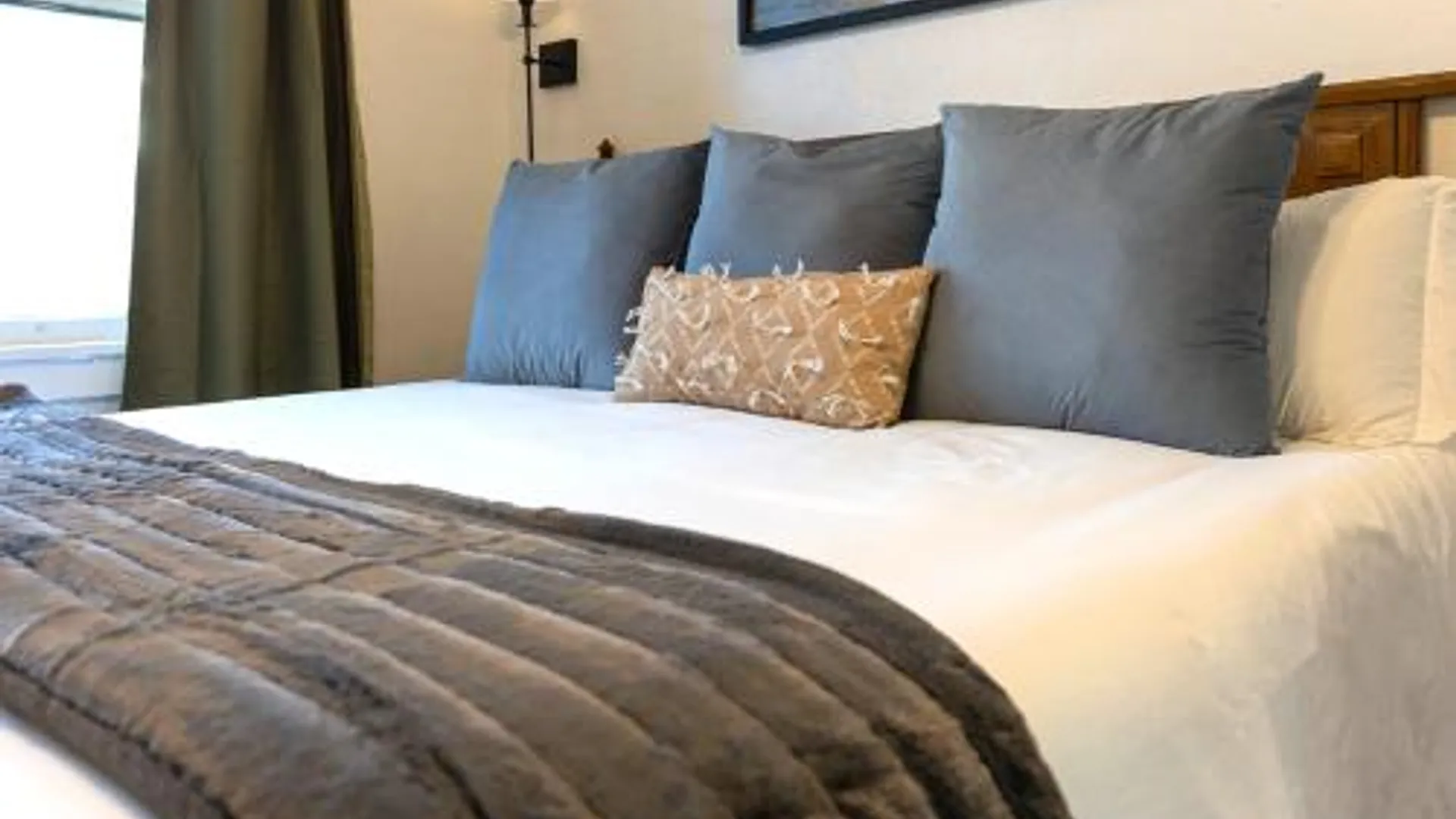 멤피스 (TN) Historic Revival King Bed Midtown Memphis 68 Yes Pets Fast Wifi Free Parking 4성급 싱글룸 객실