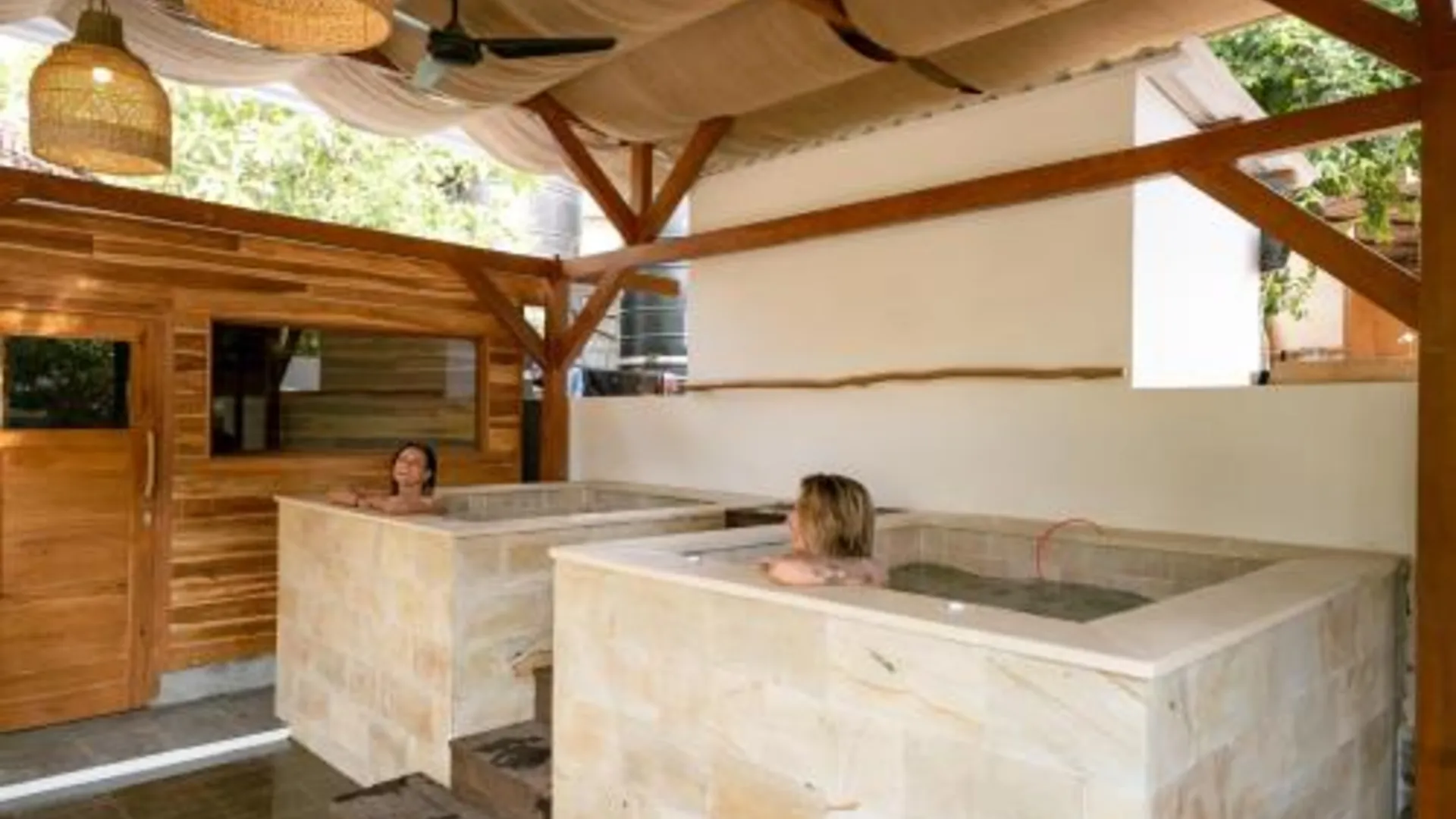 발리 매드 몽키 울루와투 2성급 호텔 부대시설