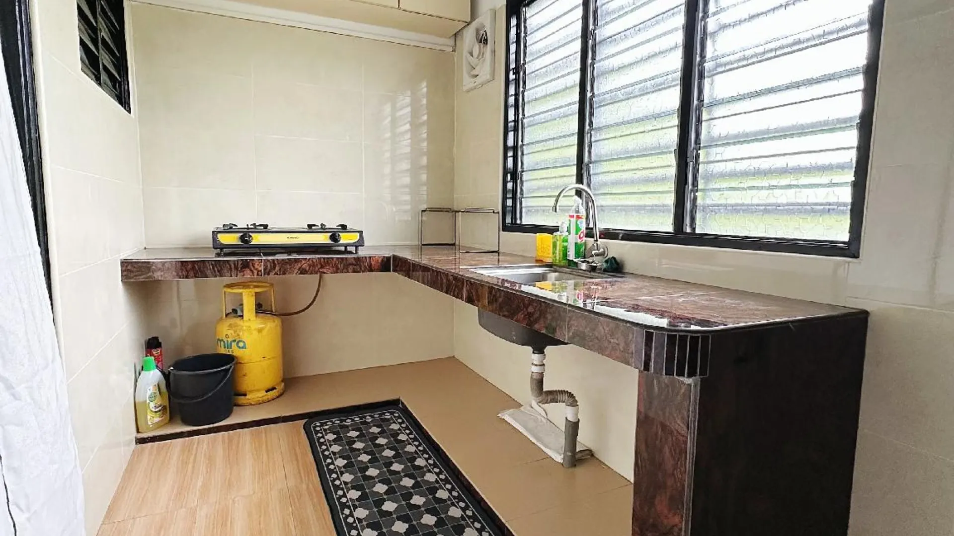 이포 파림의 방갈로 (1300m², 침실 1개, 프라이빗 욕실 1개) 1성급 게스트하우스 수영장