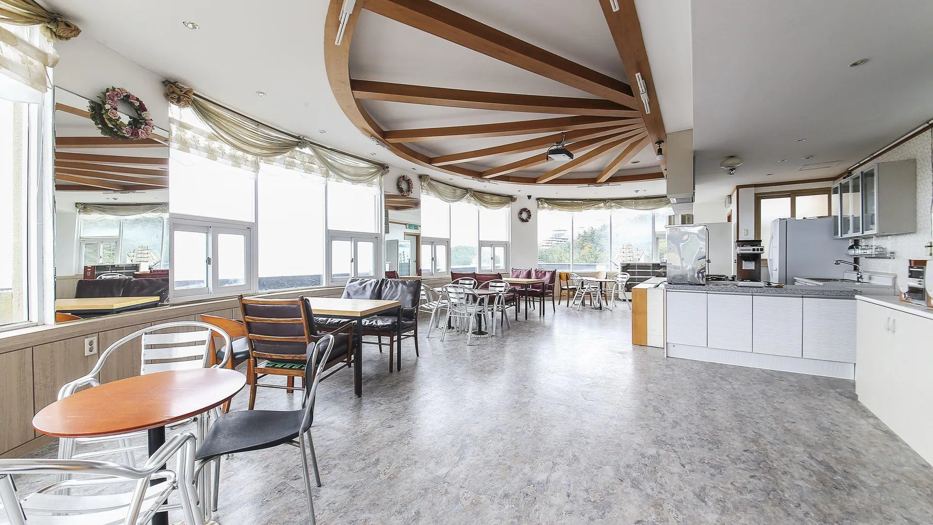 강릉 호텔 탑스빌 4성급 호텔 외관