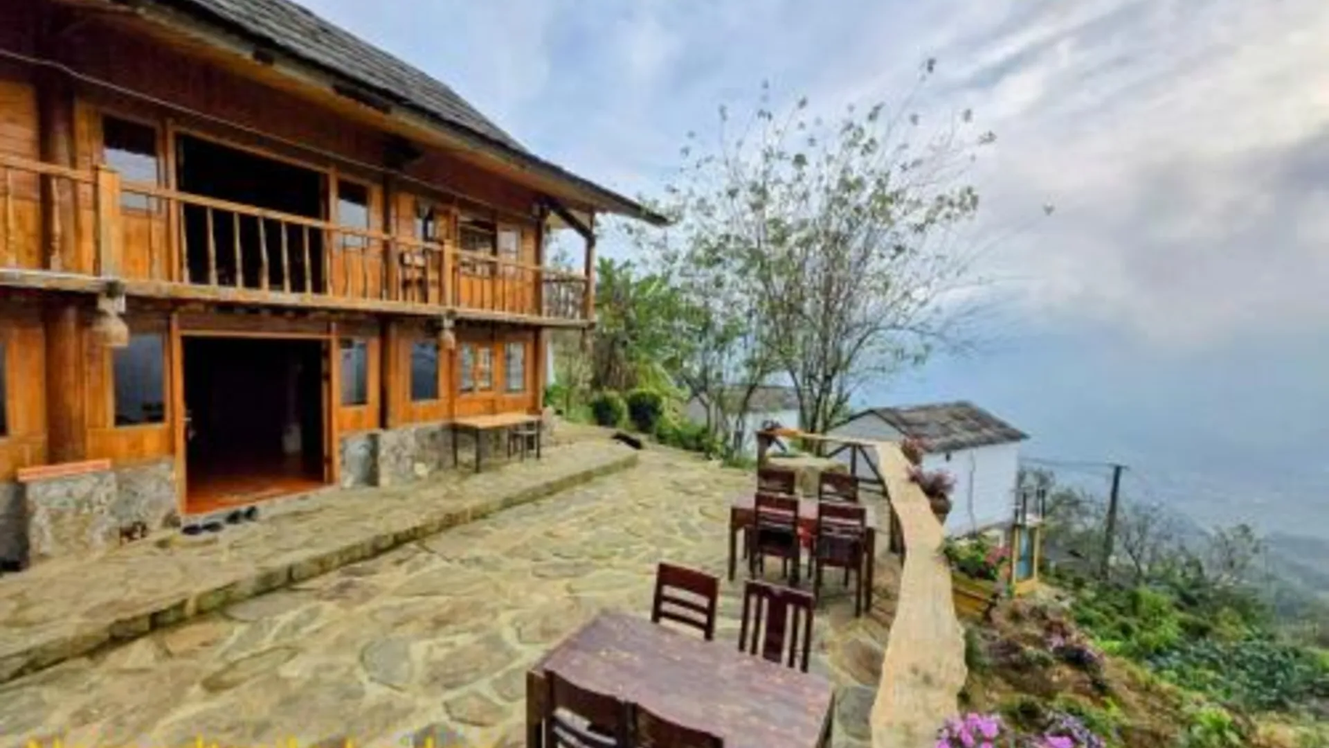 사파 사빠 도심의 프라이빗 하우스 (15m², 침실 7개, 프라이빗 욕실 4개) 4성급 게스트하우스 수영장