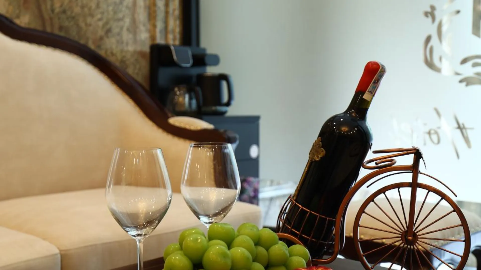 하노이 로얄 호텔 - 5분 거리 케앙남 랜드마크 72 근처 3성급 호텔 수영장