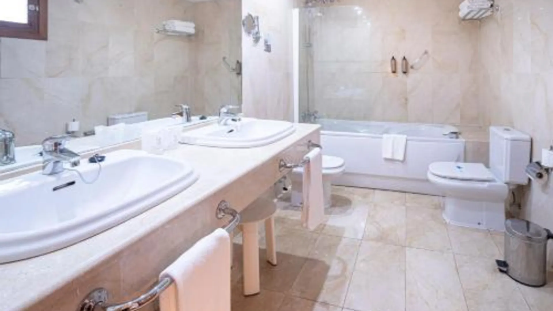 라드릴라 Hotel Hurdes Reales 4성급 호텔 스위트룸