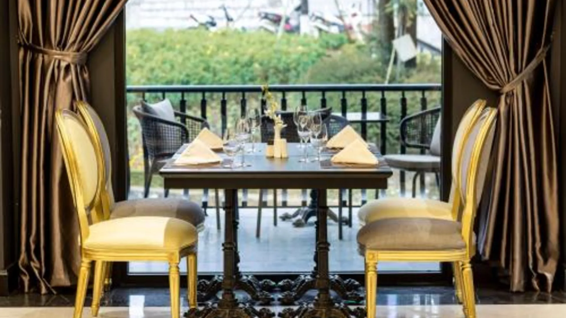 사파 호텔 사파 스퀘어, 어필리에이티드 바이 멜리아 4성급 호텔 수영장