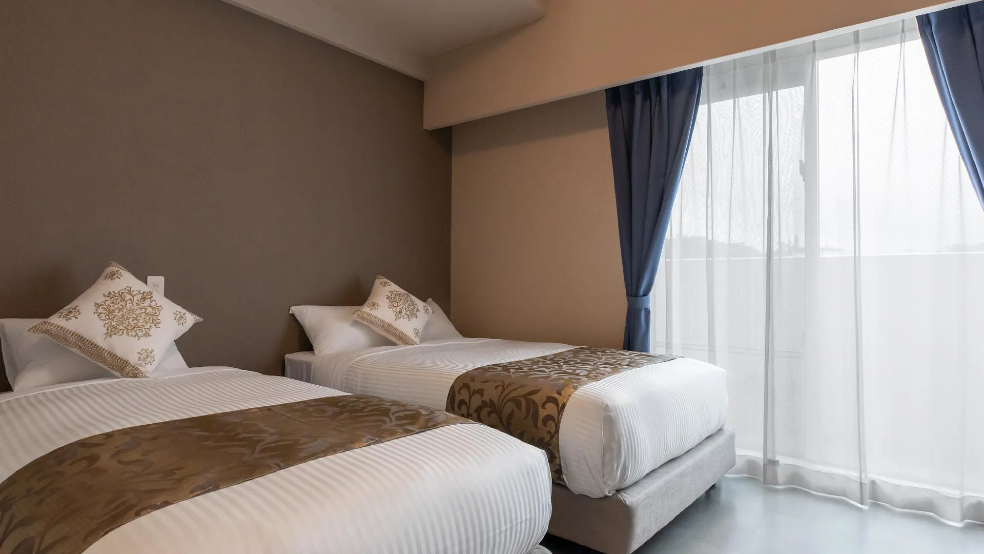 오키나와 본섬 미스터 긴조 그랜드 블루 차탄 3성급 호텔 스위트룸