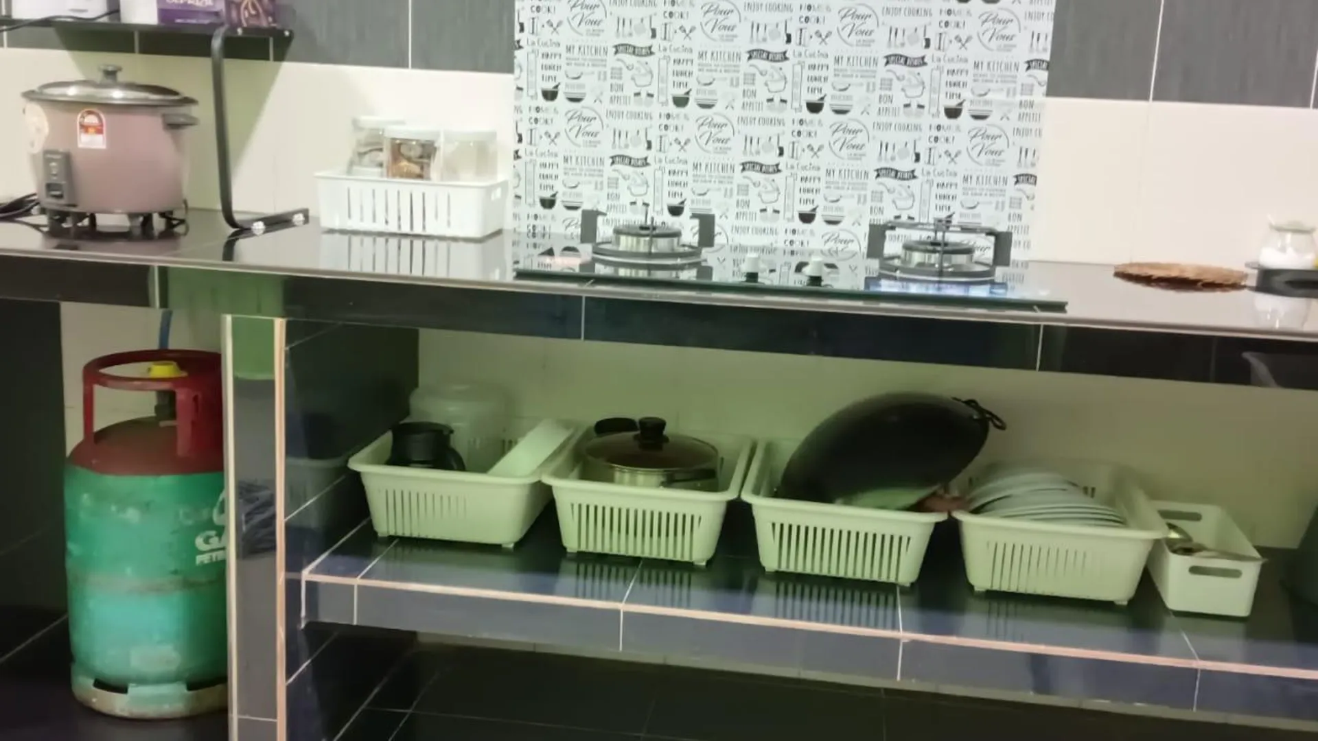 추카이 캄풍 부킷 쿠앙의  (1100m², 침실 3개, 프라이빗 욕실 2개) 3성급 싱글룸 수영장