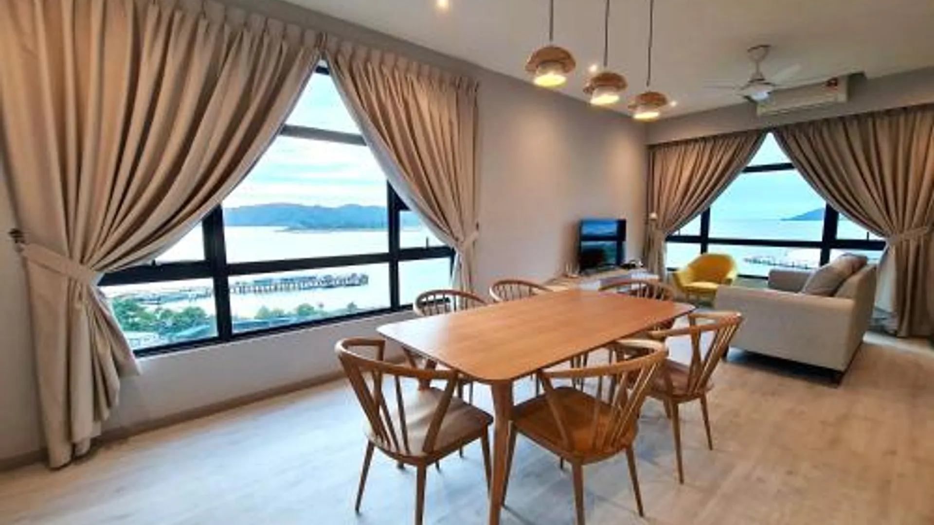 코타키나발루 선셋 씨뷰 베케이션 콘도 @ 제셀턴 퀘이 5성급 호텔 수영장