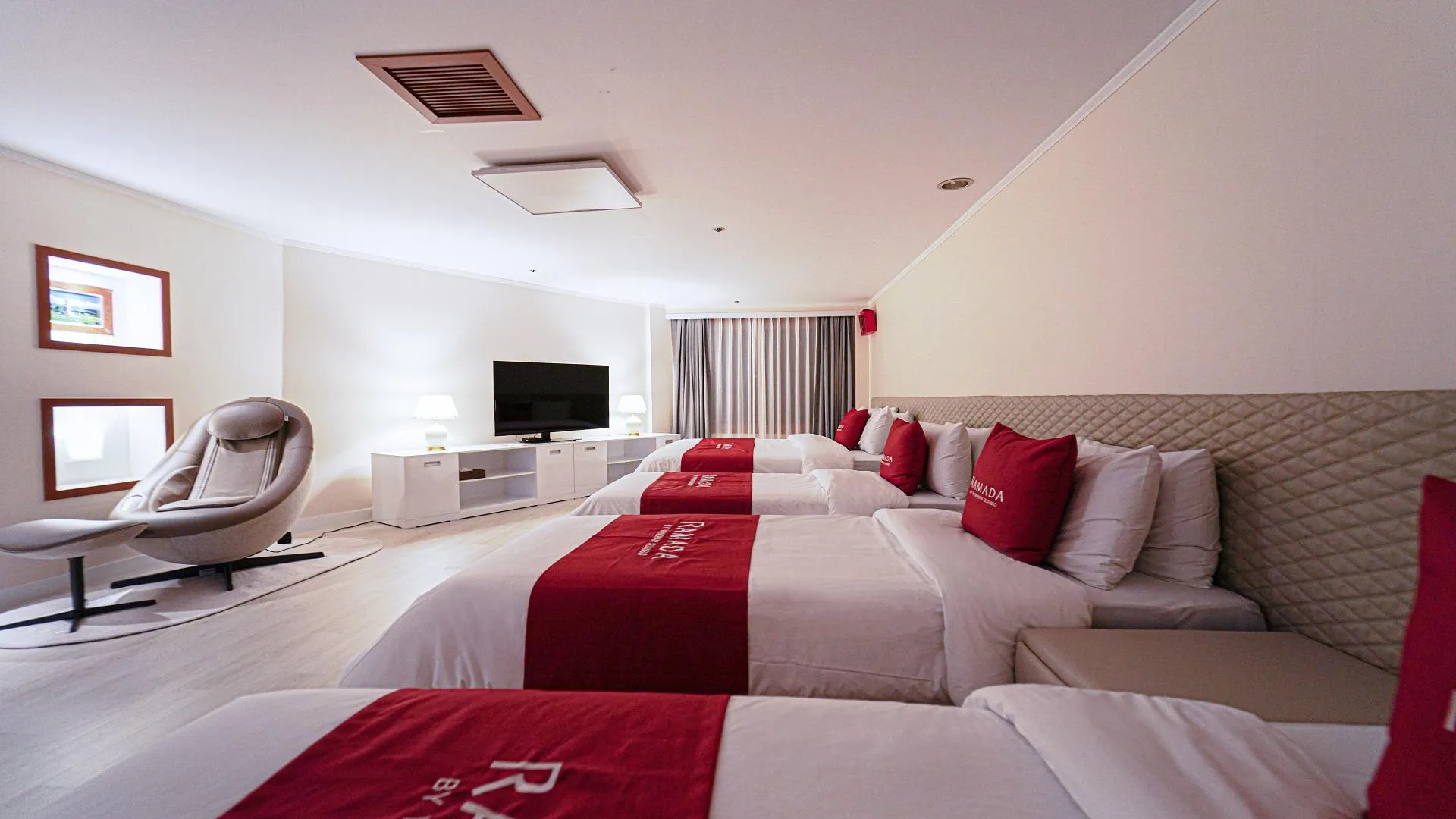 충주  라마다 바이 윈덤 충주 수안보 5성급 호텔 스위트룸