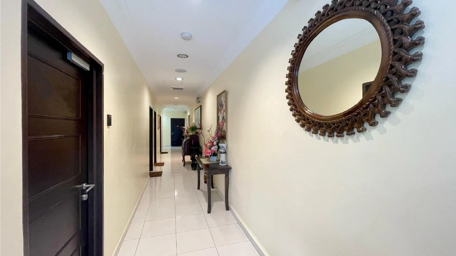 세리 만중 OYO 90369 Safari Hotel Lumut 2성급 호텔 객실