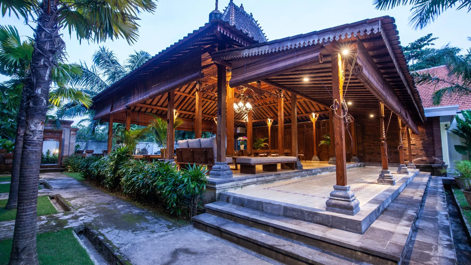 발리 그리야 샨티 스위트 4성급 호텔 수영장