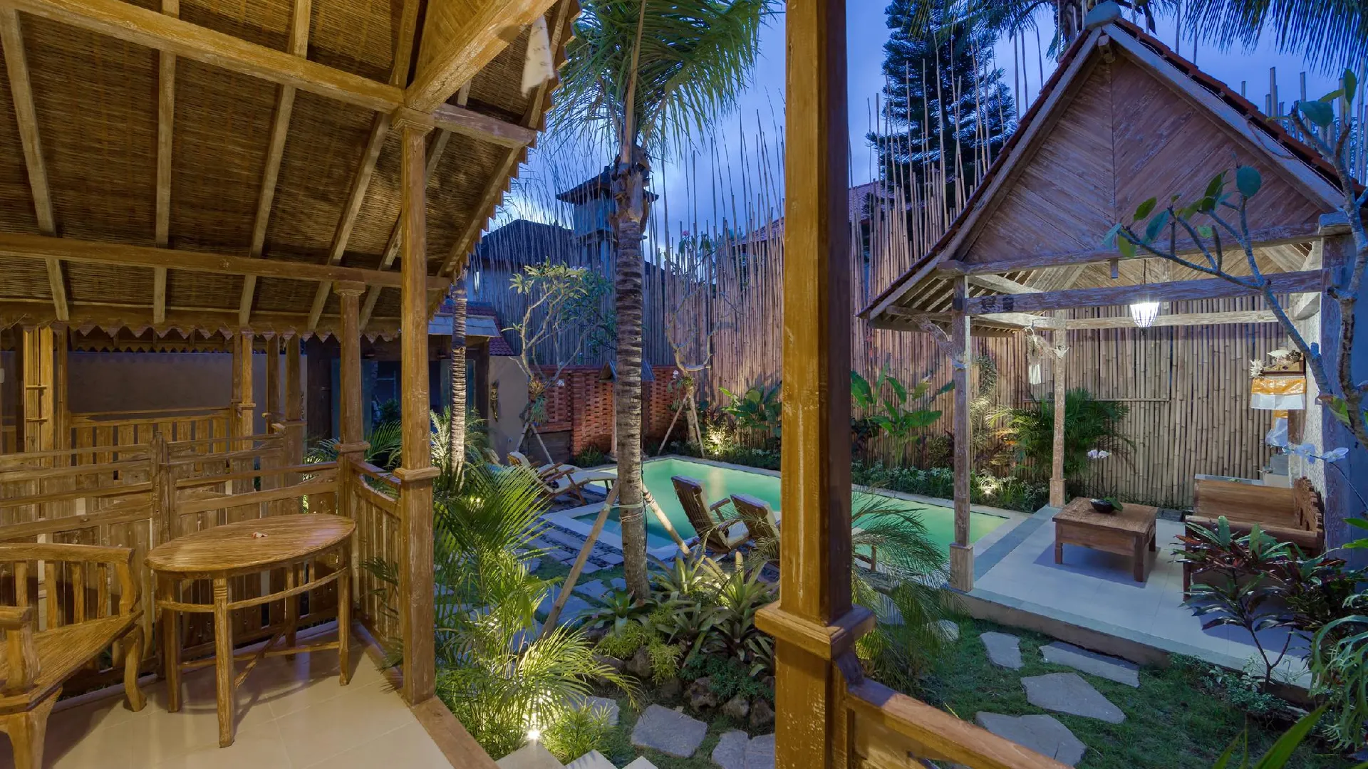 발리 비제 스위트 빌라 4성급 호텔 수영장