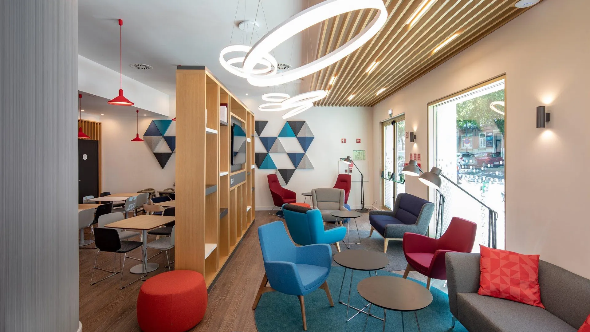 리스본 홀리데이 인 익스프레스 리스본 - 플라자 살다냐 바이 IHG 3성급 호텔 로비