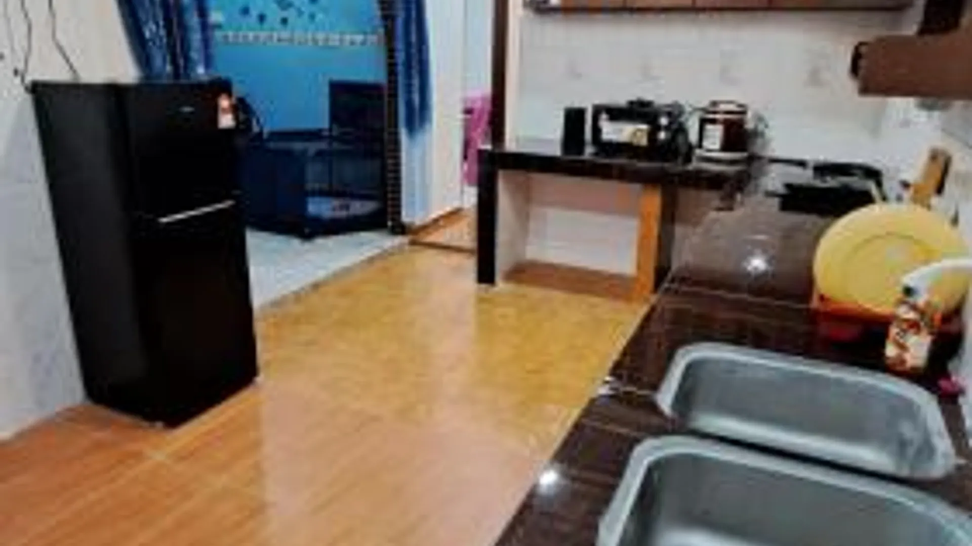 포트 딕슨 타만 포트 딕슨 우타마의 프라이빗 하우스 (2800m², 침실 3개, 프라이빗 욕실 2개) 4성급 게스트하우스 외관