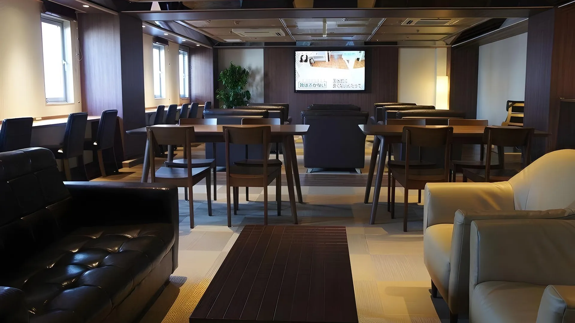 도쿄 / 동경 신주쿠 쿠야쿠쇼마에 캡슐 호텔 1성급 호텔 외관