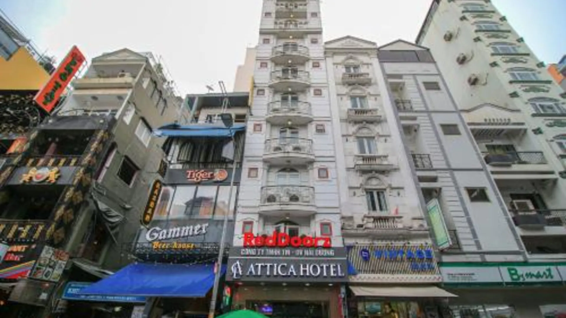 호치민 레드도어즈 프리미엄 @ 아티카 호텔 2성급 호텔 수영장