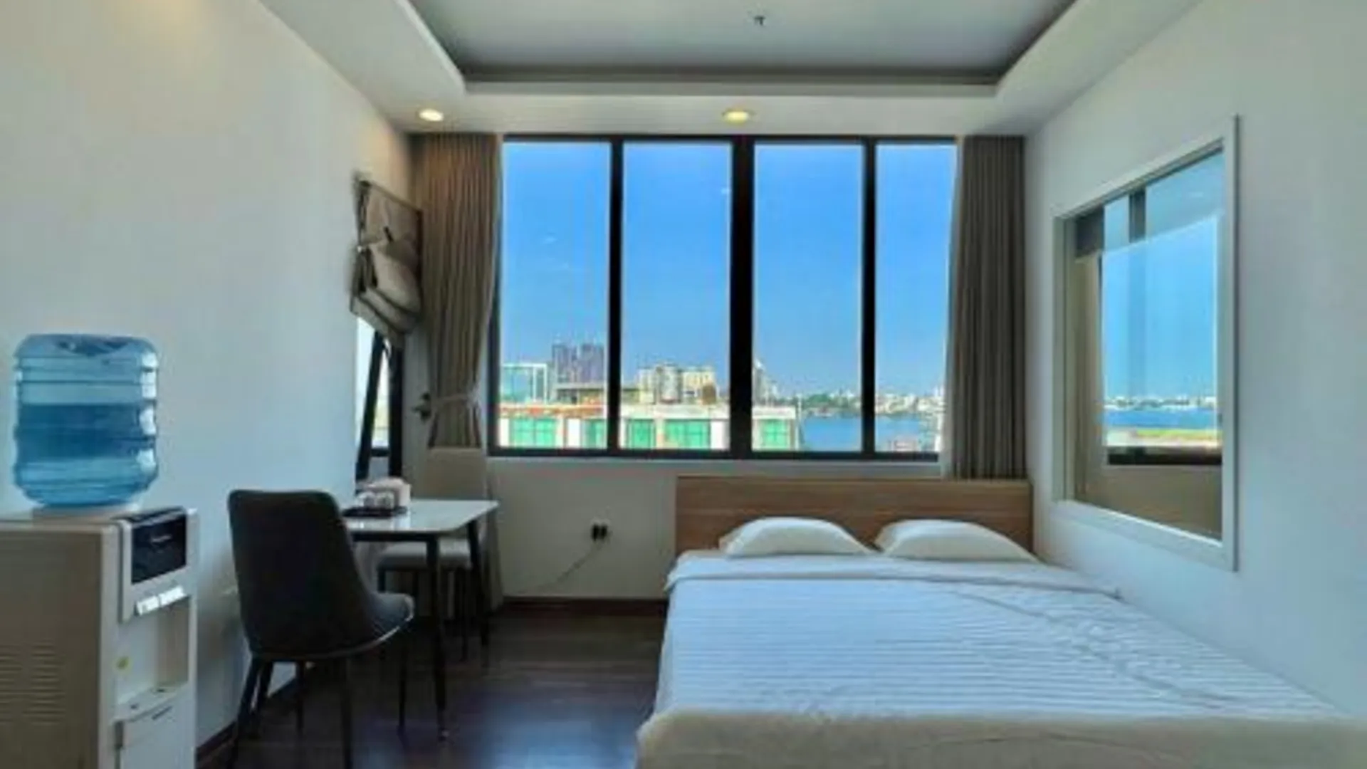 하노이 팬하우스 4성급 게스트하우스 스위트룸