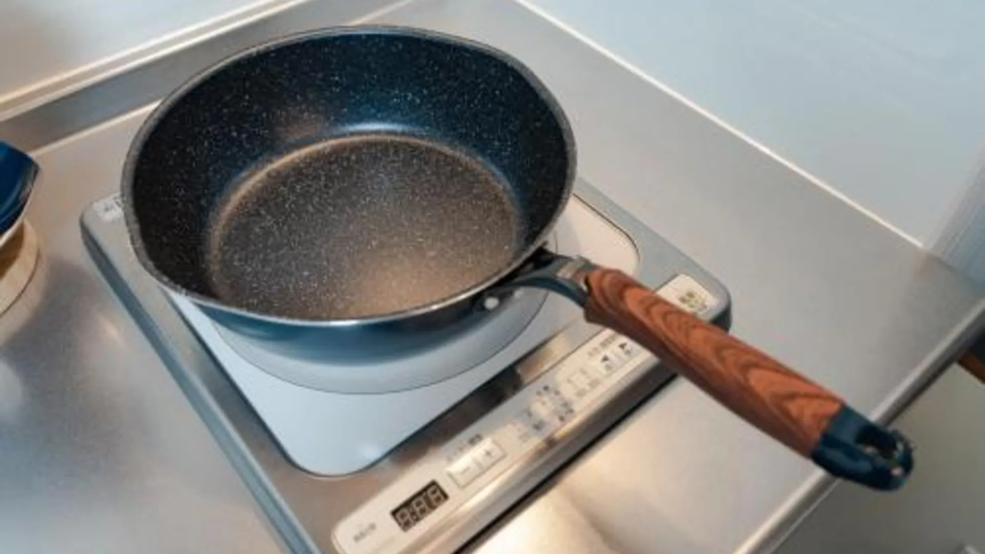 오사카 L house 101 3성급 싱글룸 객실