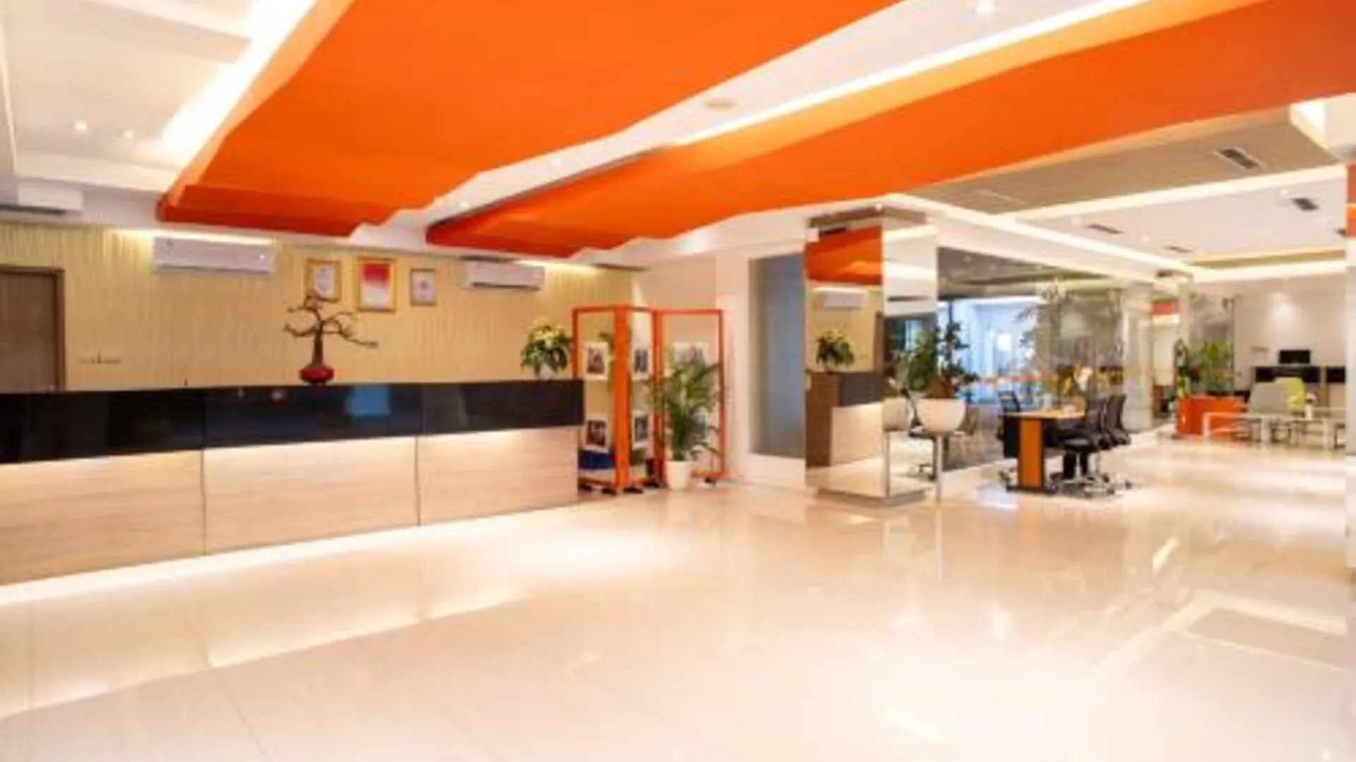 발리 해리스 호텔 앤 레지던스 리버뷰 쿠타 - 발리 4성급 호텔 수영장