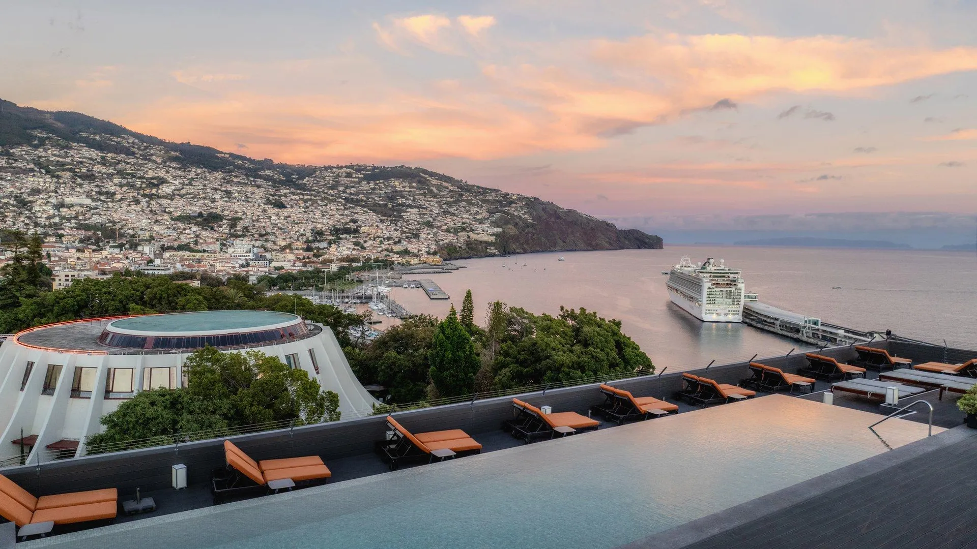 마데이라 섬 페스타나 카지노 파크 호텔 앤 카지노 5성급 호텔 스위트룸