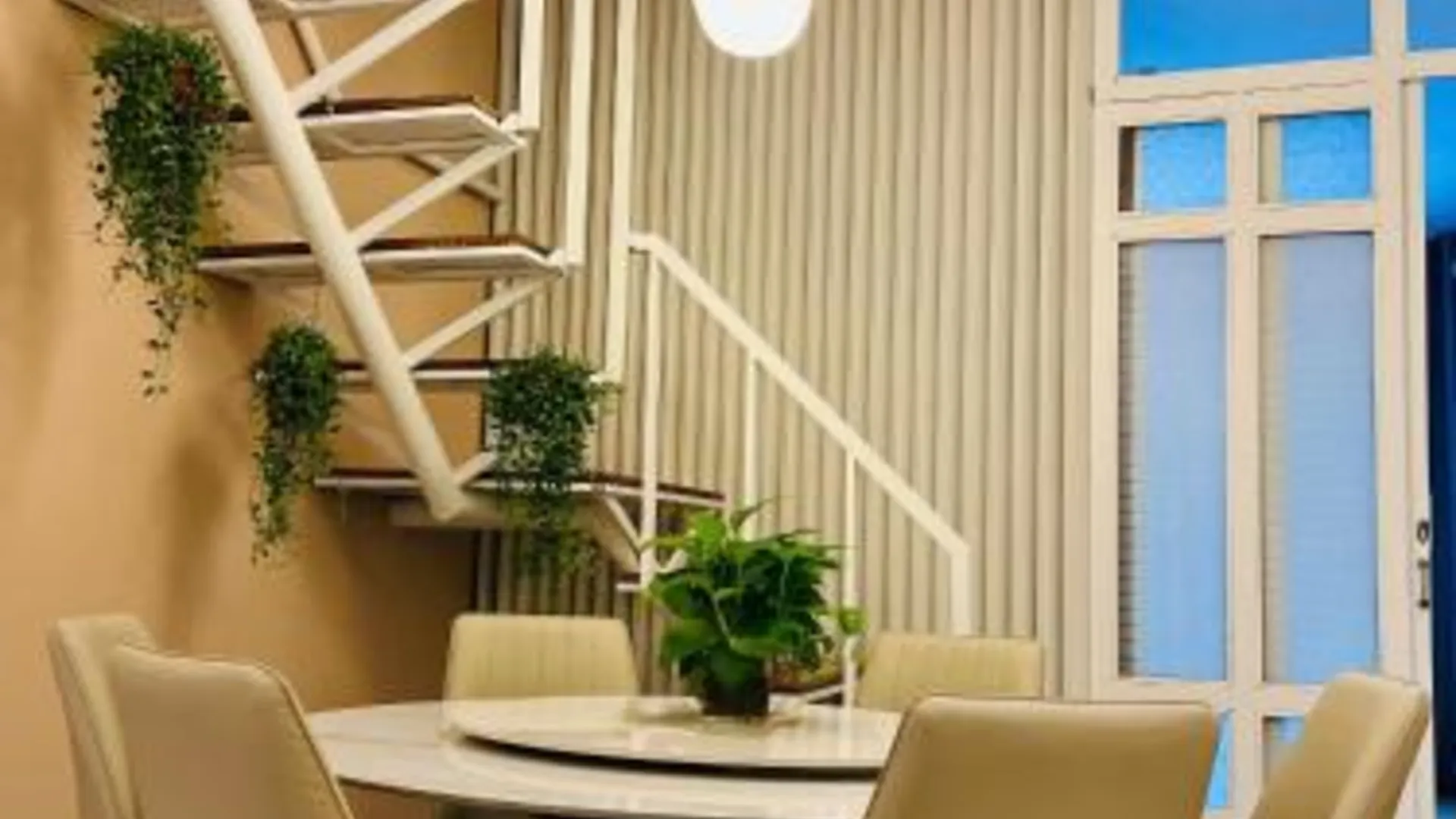 호치민 TUNs House - Central 3BRs near Ben Thanh Market 4성급 싱글룸 레스토랑