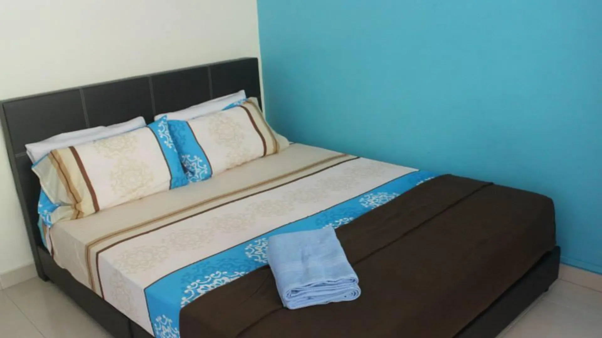 쿠안탄 베세라의 프라이빗 하우스 (1200m², 침실 3개, 프라이빗 욕실 2개) 2성급 싱글룸 로비