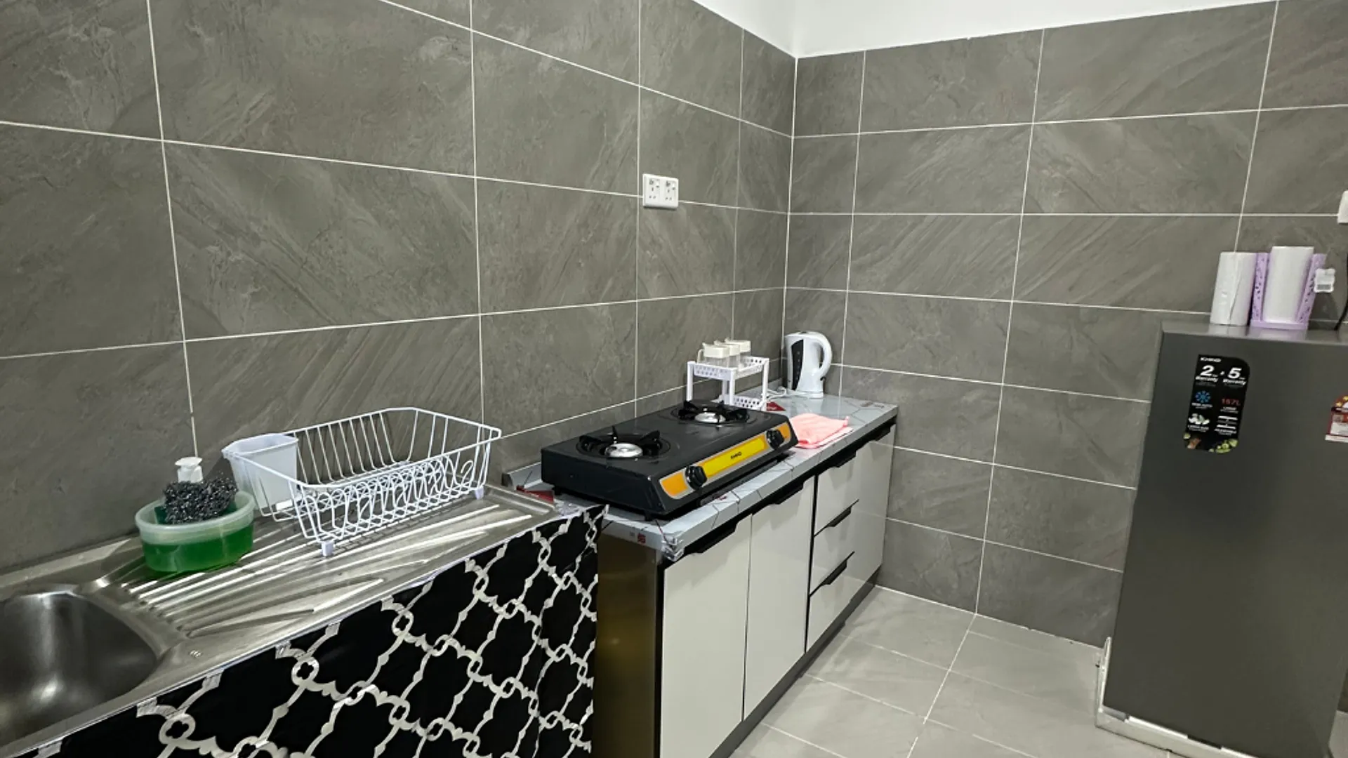 쿠알라테렝가누 세베랑 타키르 / 공항의 프라이빗 하우스 (m², 침실 4개, 프라이빗 욕실 4개) 1성급 싱글룸 외관