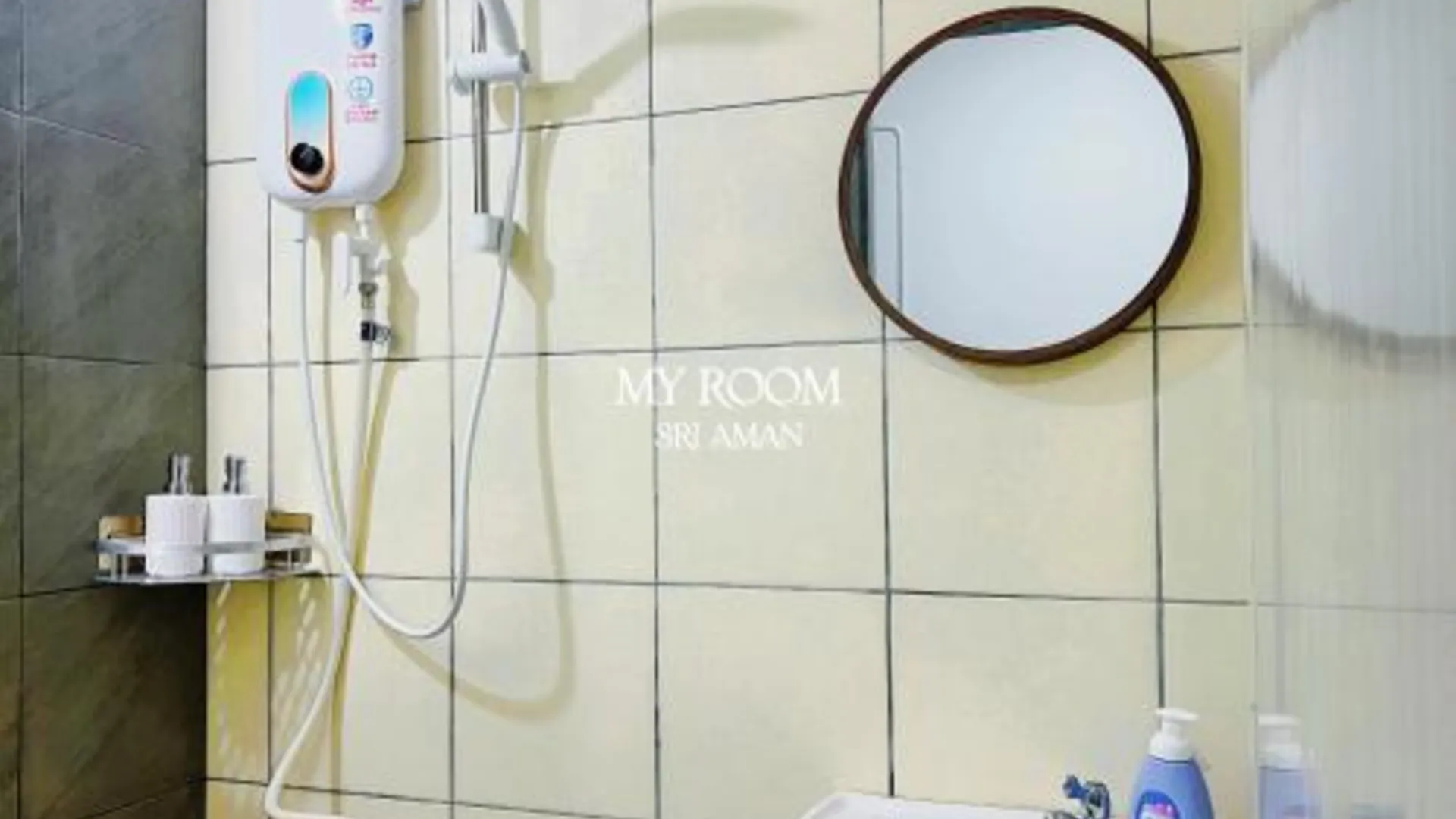 스리 아만 My Room Sri Aman 2성급 싱글룸 수영장