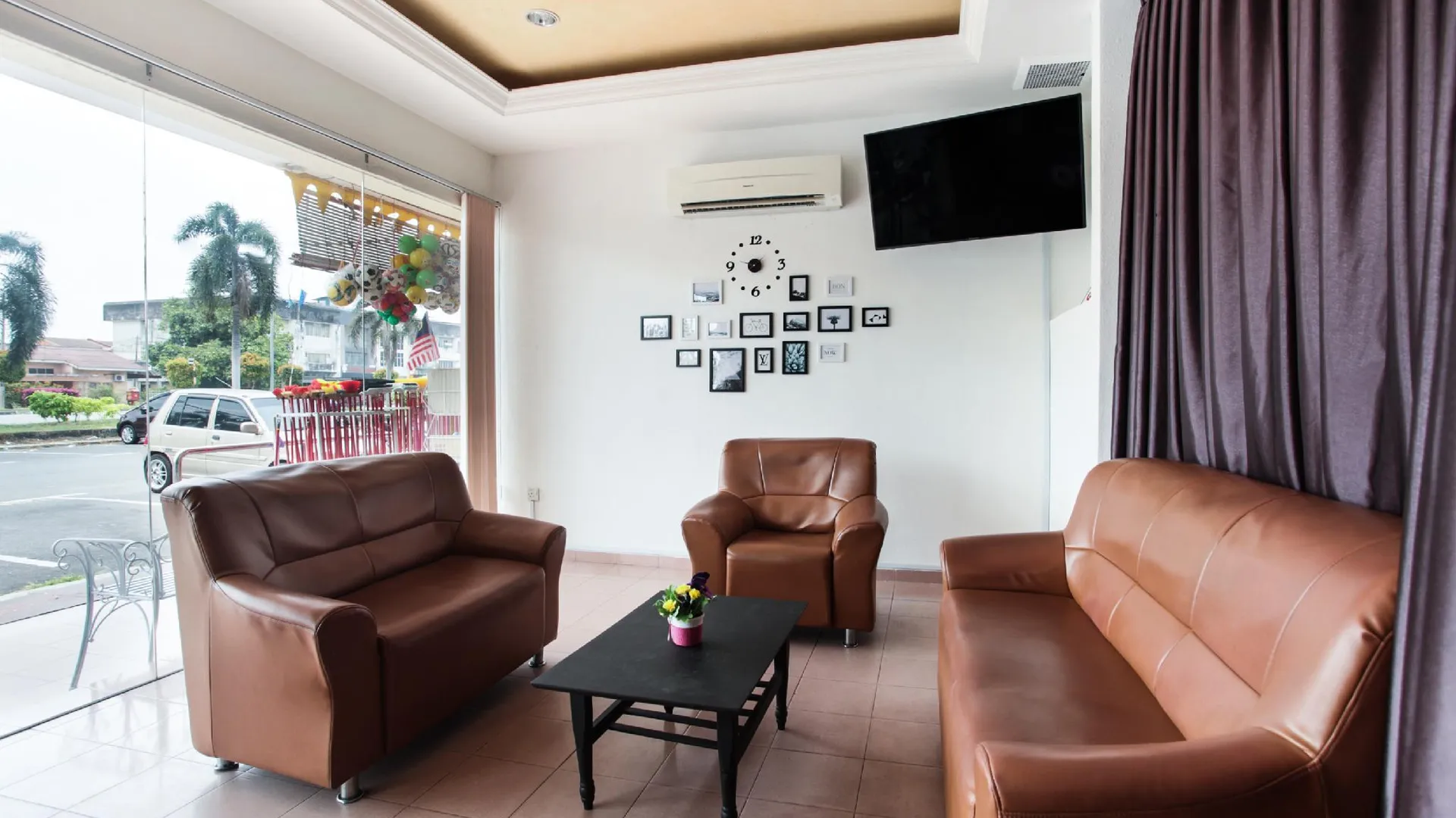 틀룩인탄 Hotel Home 88 2성급 호텔 수영장