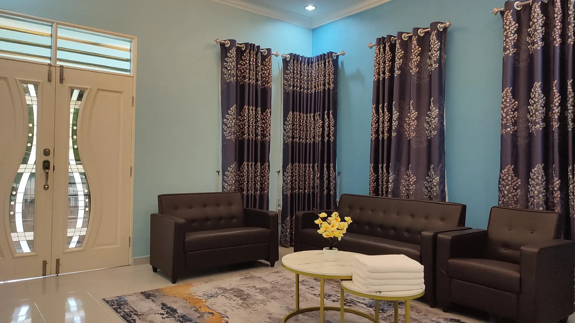 란타우 판장 캄풍 바캇 훌루의 방갈로 (550m², 침실 3개, 프라이빗 욕실 2개) 4성급 게스트하우스 로비