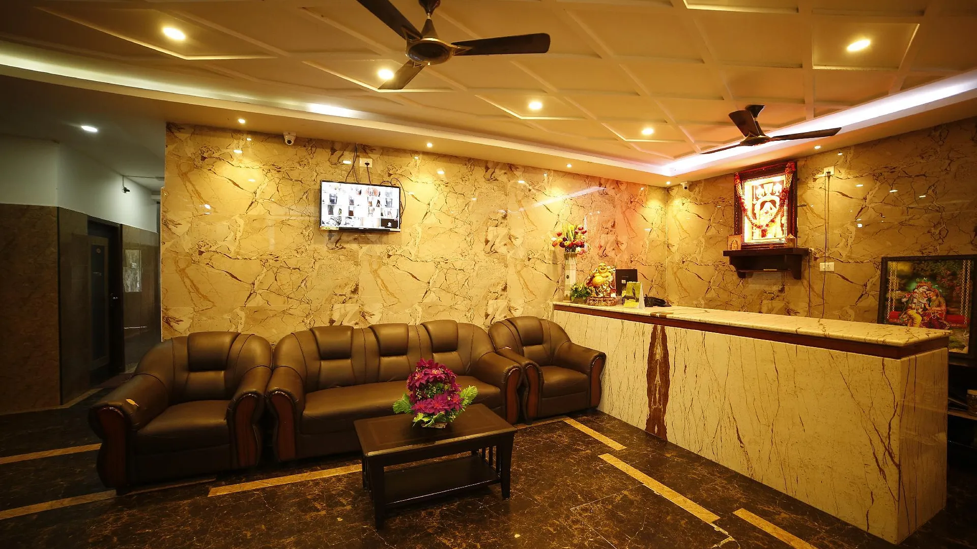 람메스와람 호텔 라가벤드라 3성급 호텔 수영장