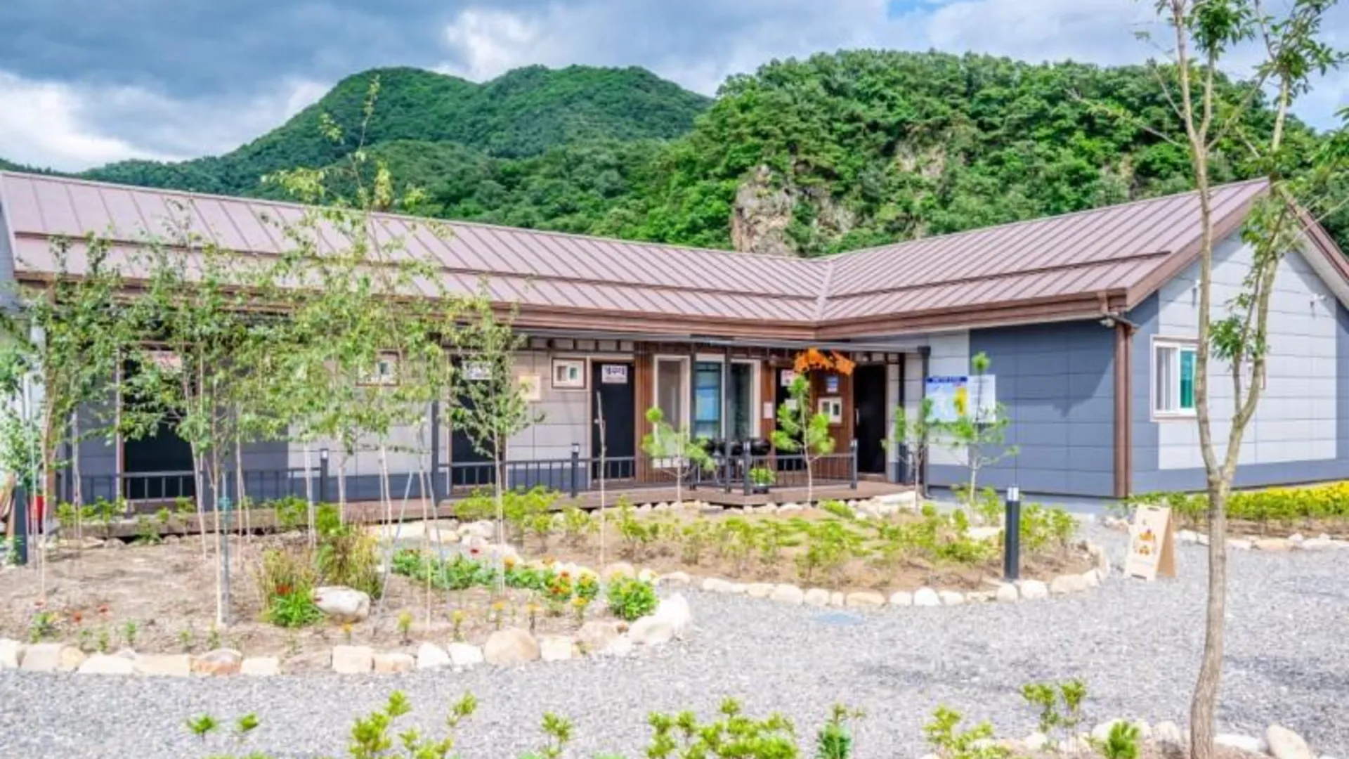 가평 가평 제이와이캠핑&카라반 2성급 게스트하우스 전망