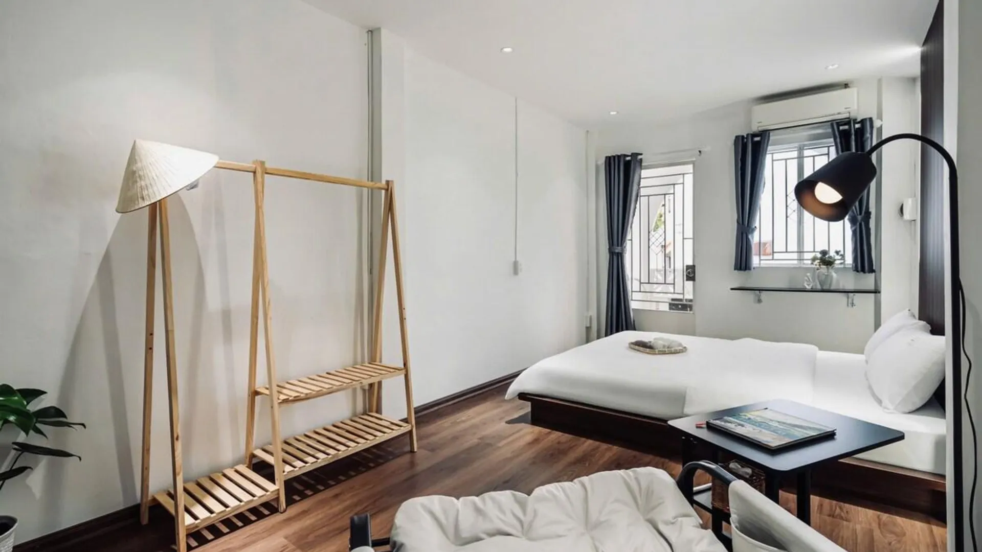 호치민 3rd floor big balcony studio, center of HCM city ! 2성급 싱글룸 객실