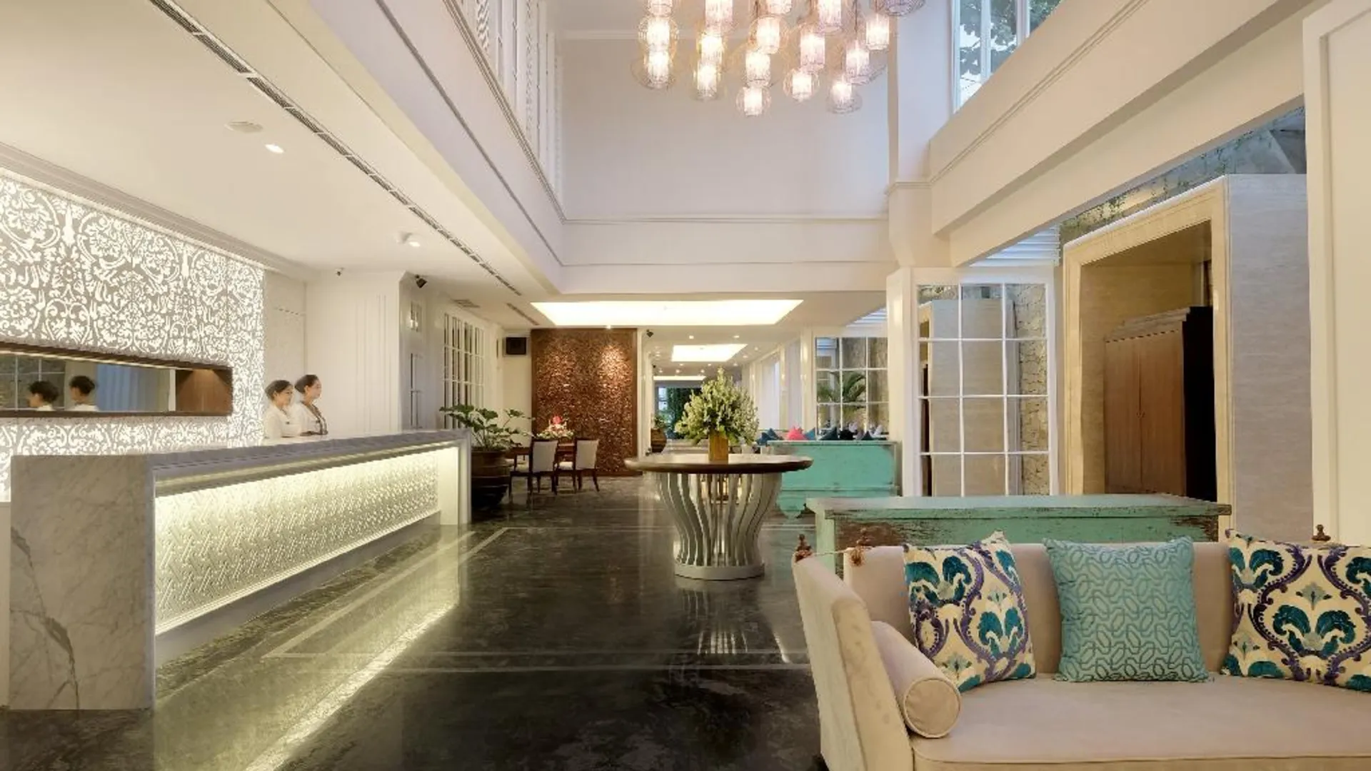 발리 잠불루욱 오세아노 스미냑 호텔 5성급 호텔 외관